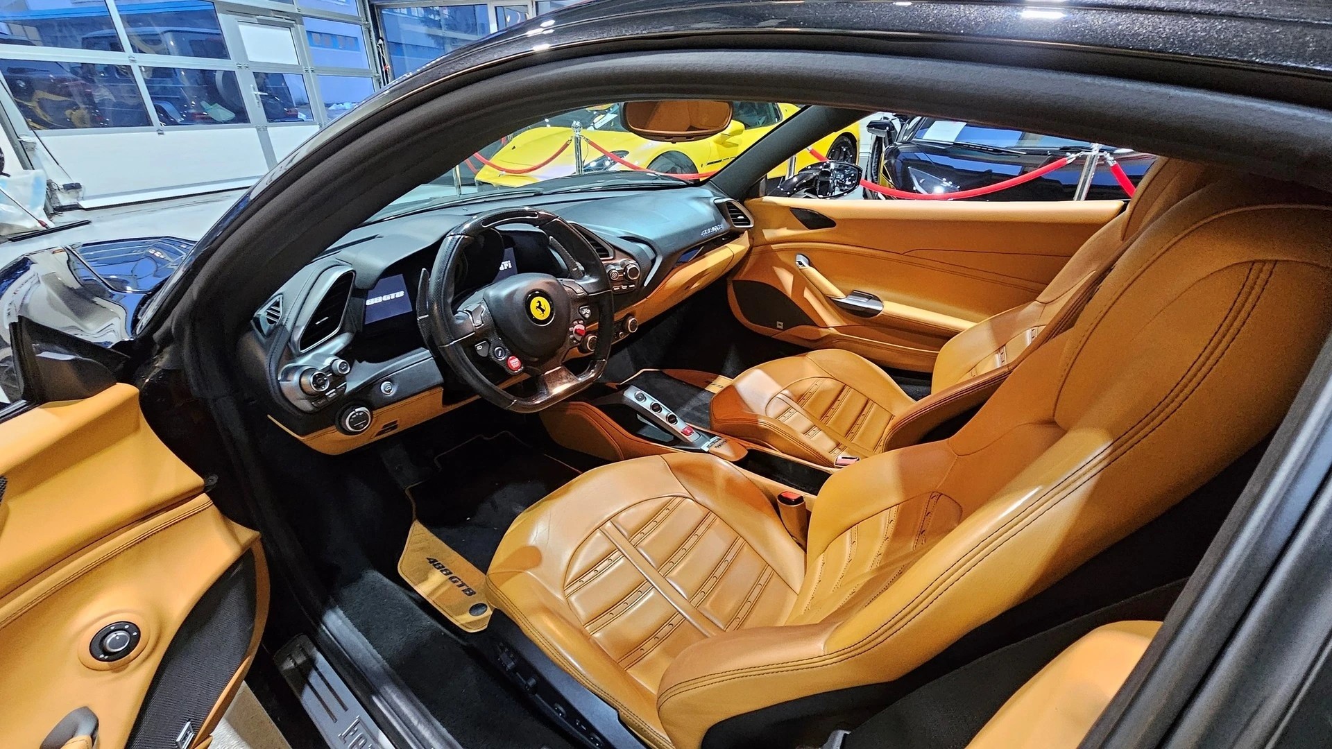FERRARI 488 GTB 3.9 Turbo *CH-FAHRZEUG*-image-5