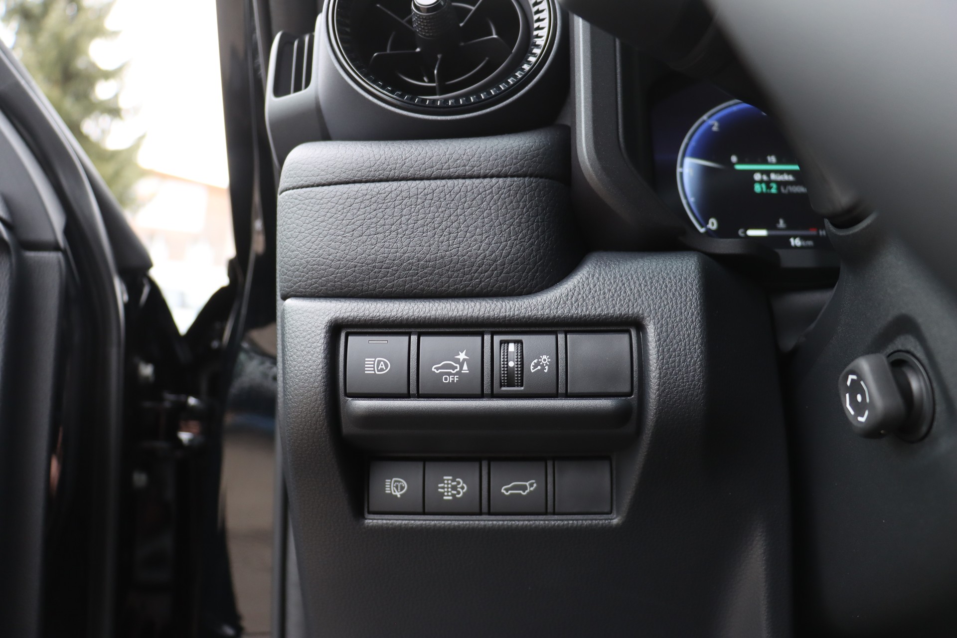 TOYOTA Land Cruiser 2.8TD 48V Style-image-22