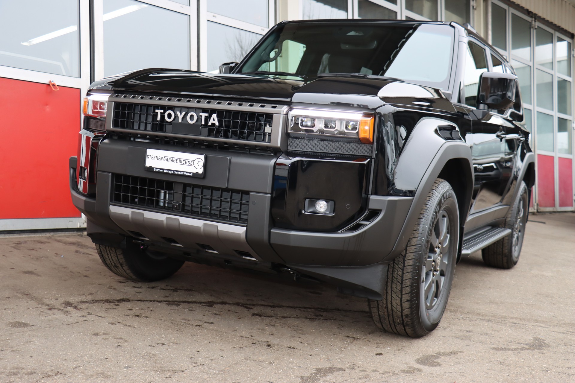TOYOTA Land Cruiser 2.8TD 48V Style-showroom-element-1