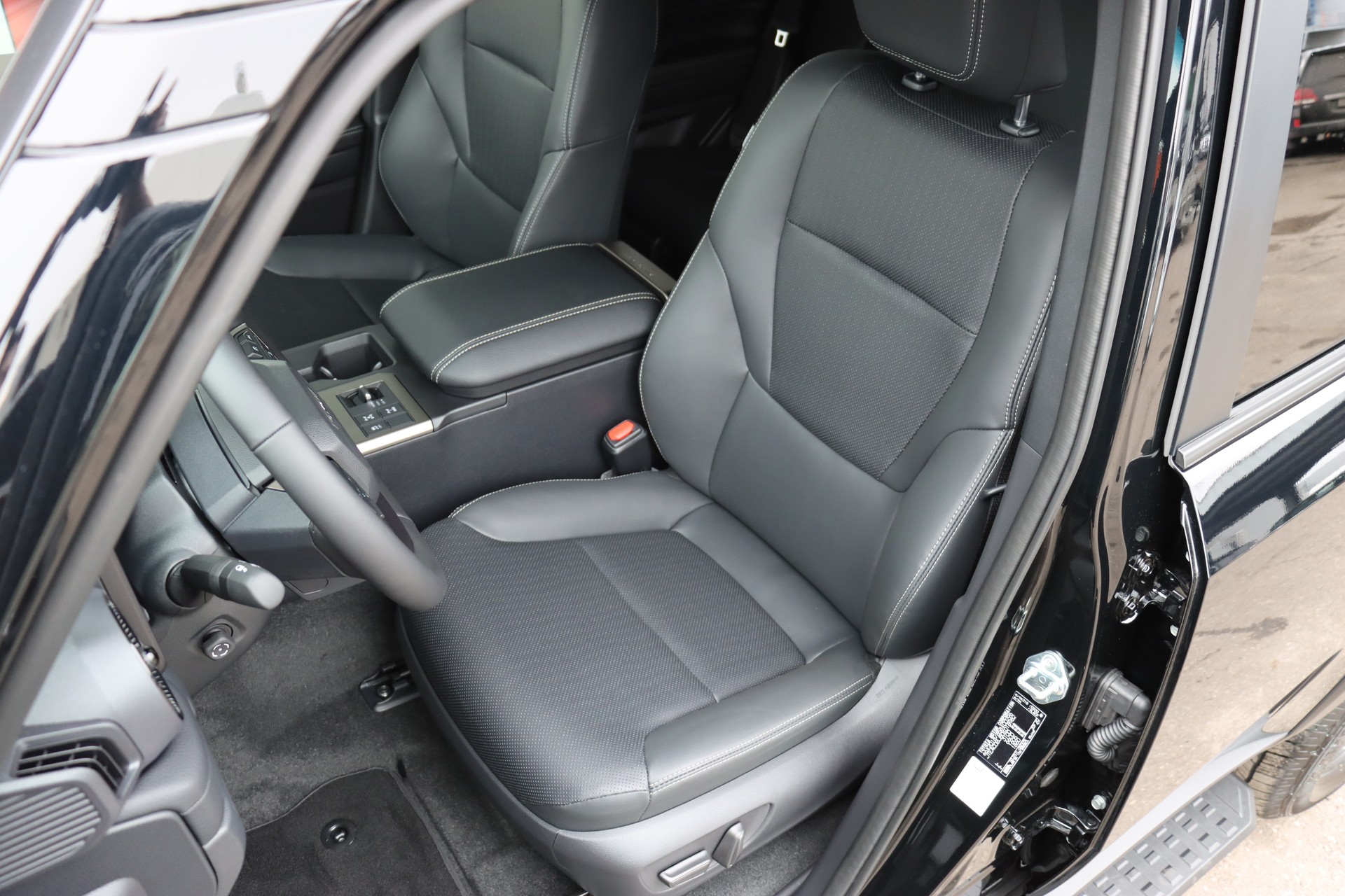 TOYOTA Land Cruiser 2.8TD 48V Style-image-12