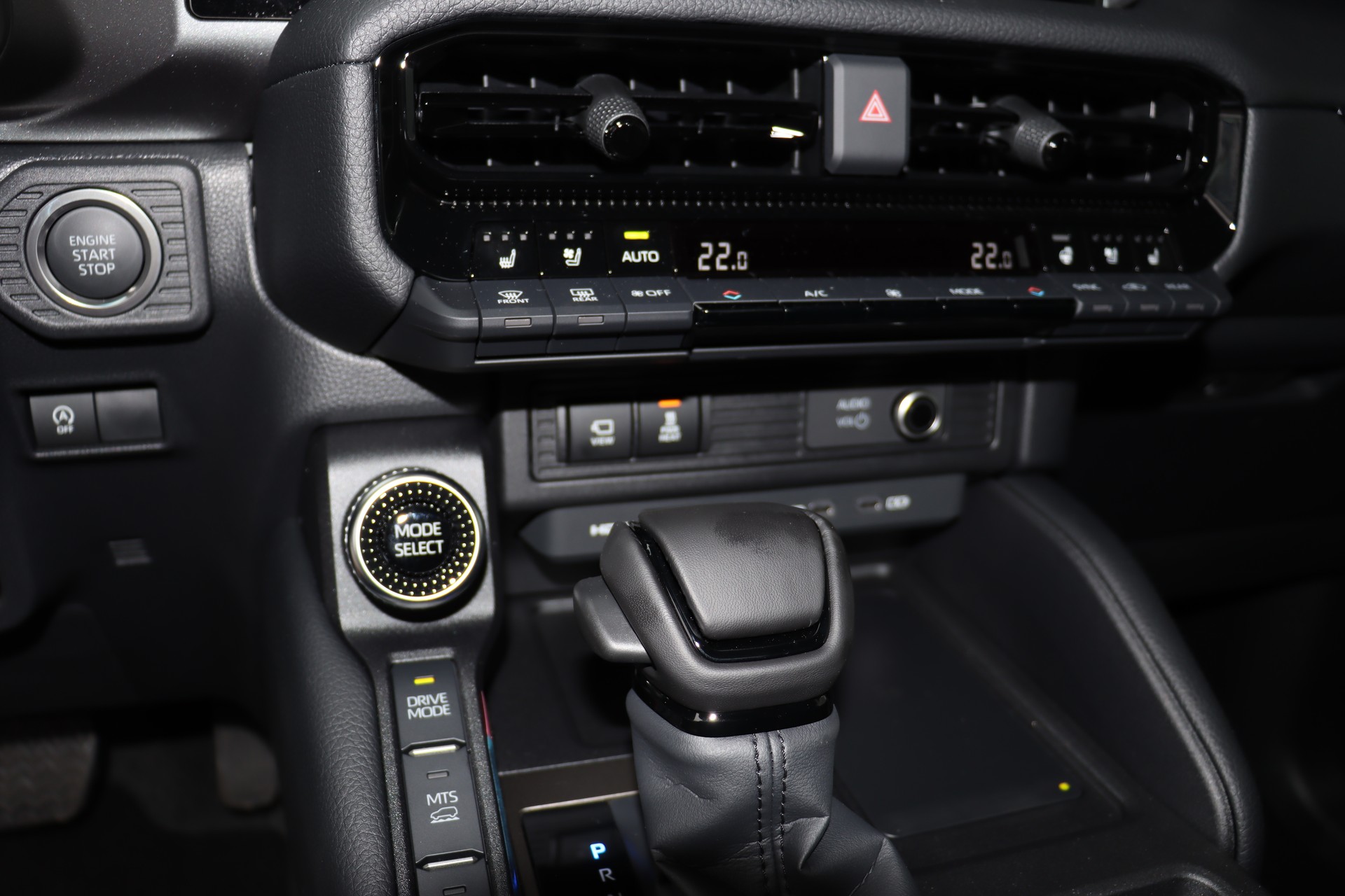 TOYOTA Land Cruiser 2.8TD 48V Style-image-15