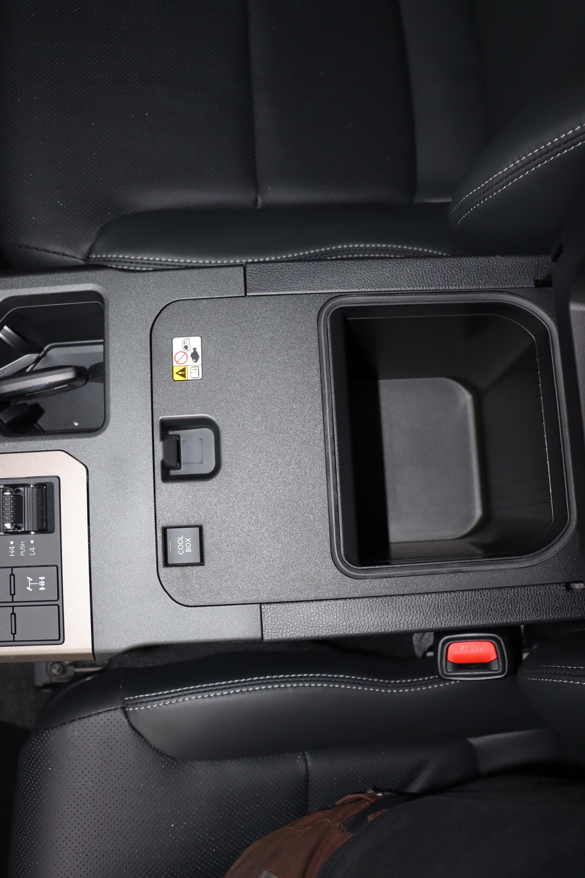 TOYOTA Land Cruiser 2.8TD 48V Style-image-19