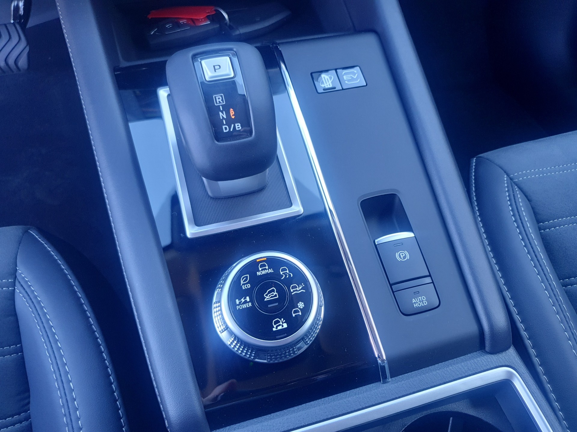 MITSUBISHI Outlander 2.4 PHEV NEW Intense 4x4-image-10