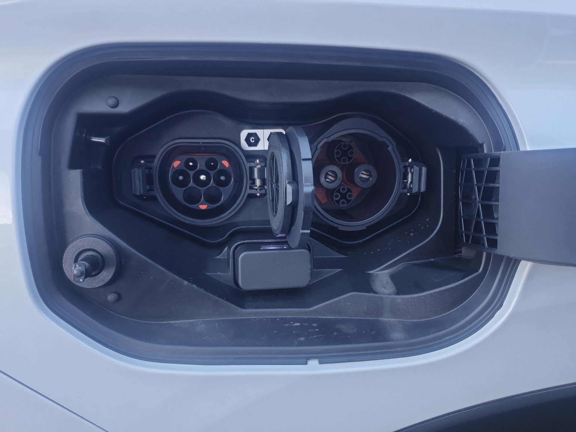 MITSUBISHI Outlander 2.4 PHEV NEW Intense 4x4-image-14