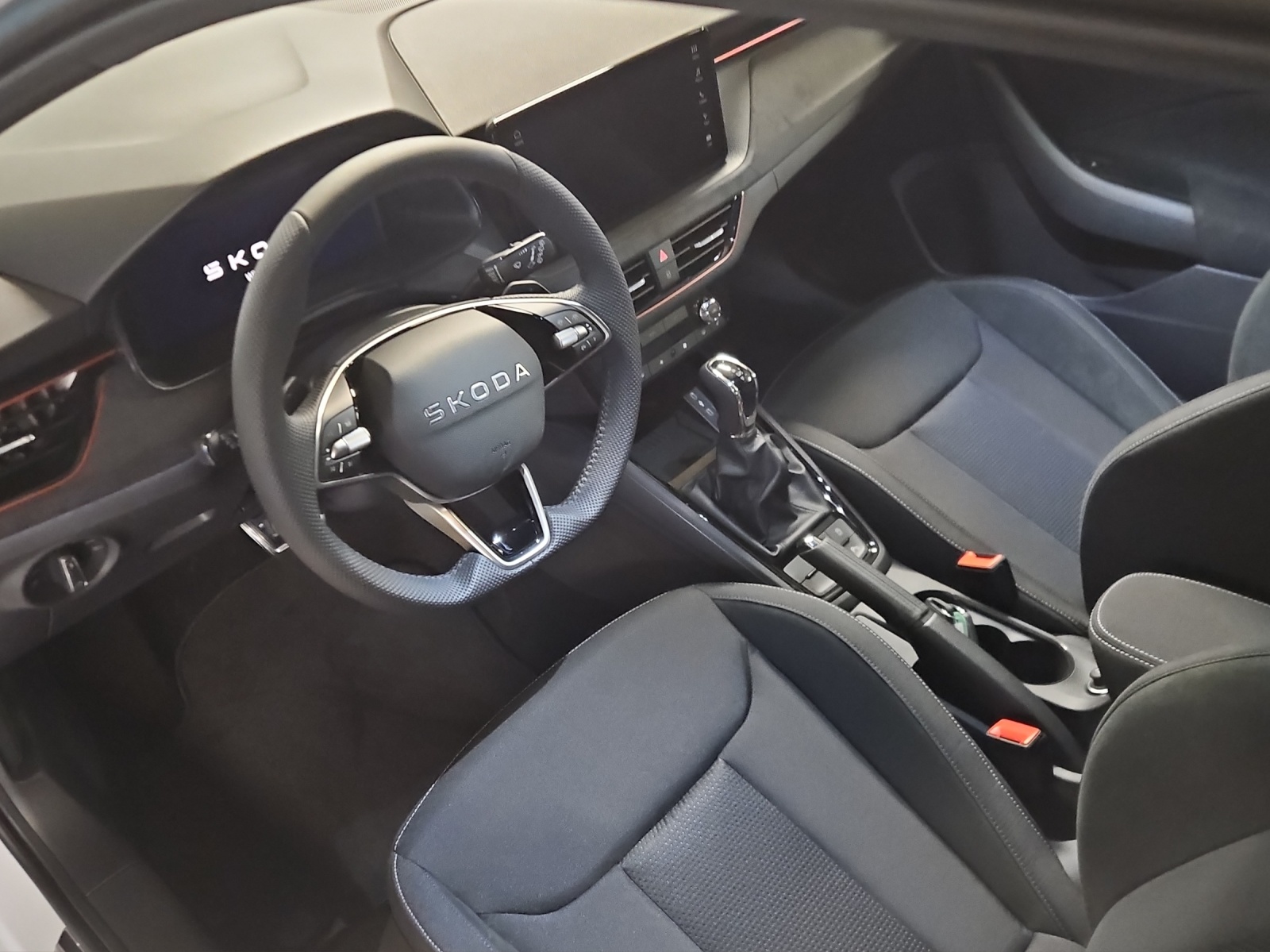 SKODA Kamiq 1.0 TSI Dynamic DSG-image-6