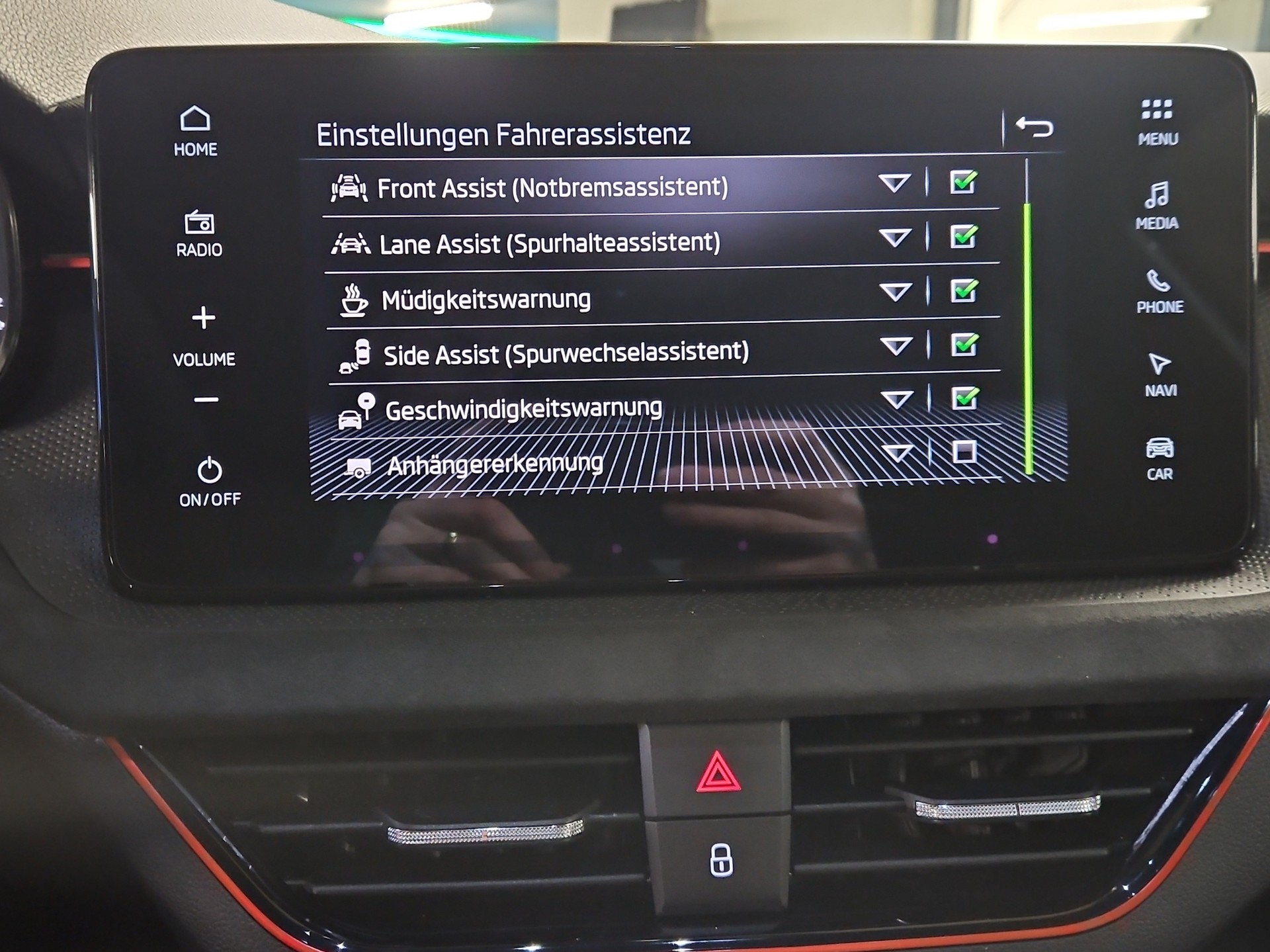 SKODA Kamiq 1.0 TSI Dynamic DSG-image-17