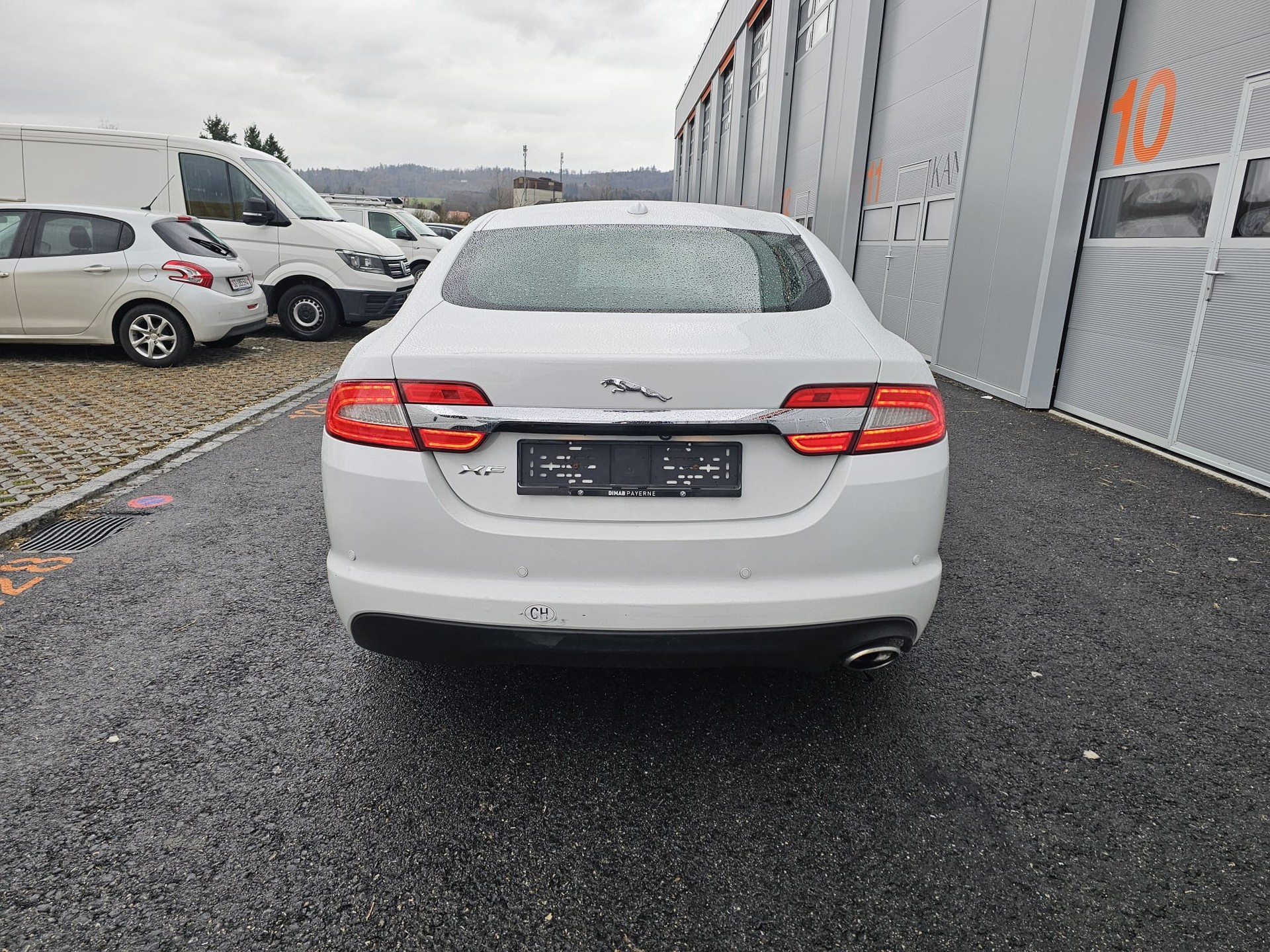 JAGUAR XF 2.2d-image-2