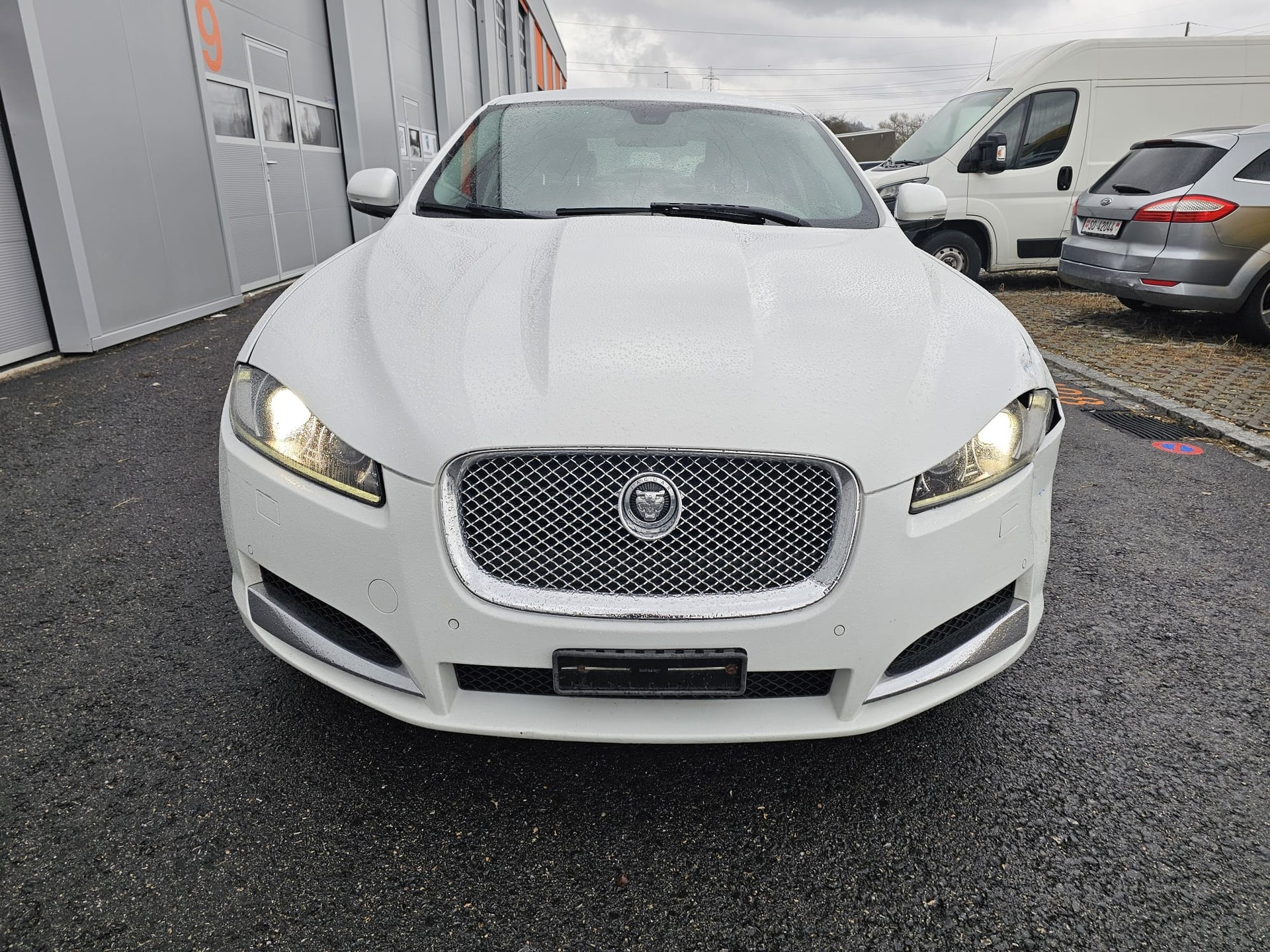 JAGUAR XF 2.2d-image-6