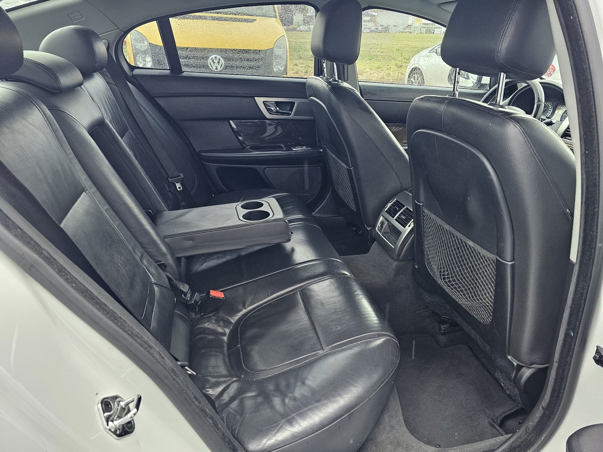 JAGUAR XF 2.2d-image-11