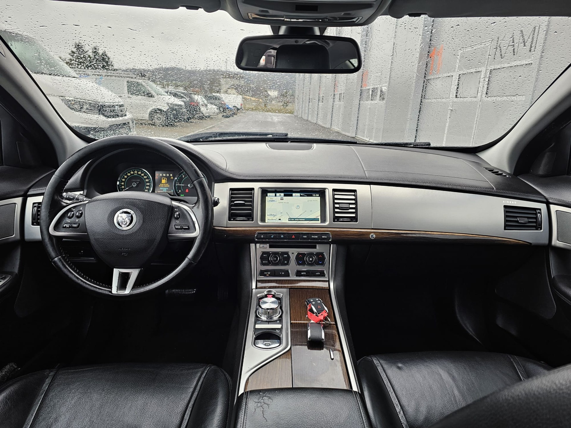 JAGUAR XF 2.2d-image-7