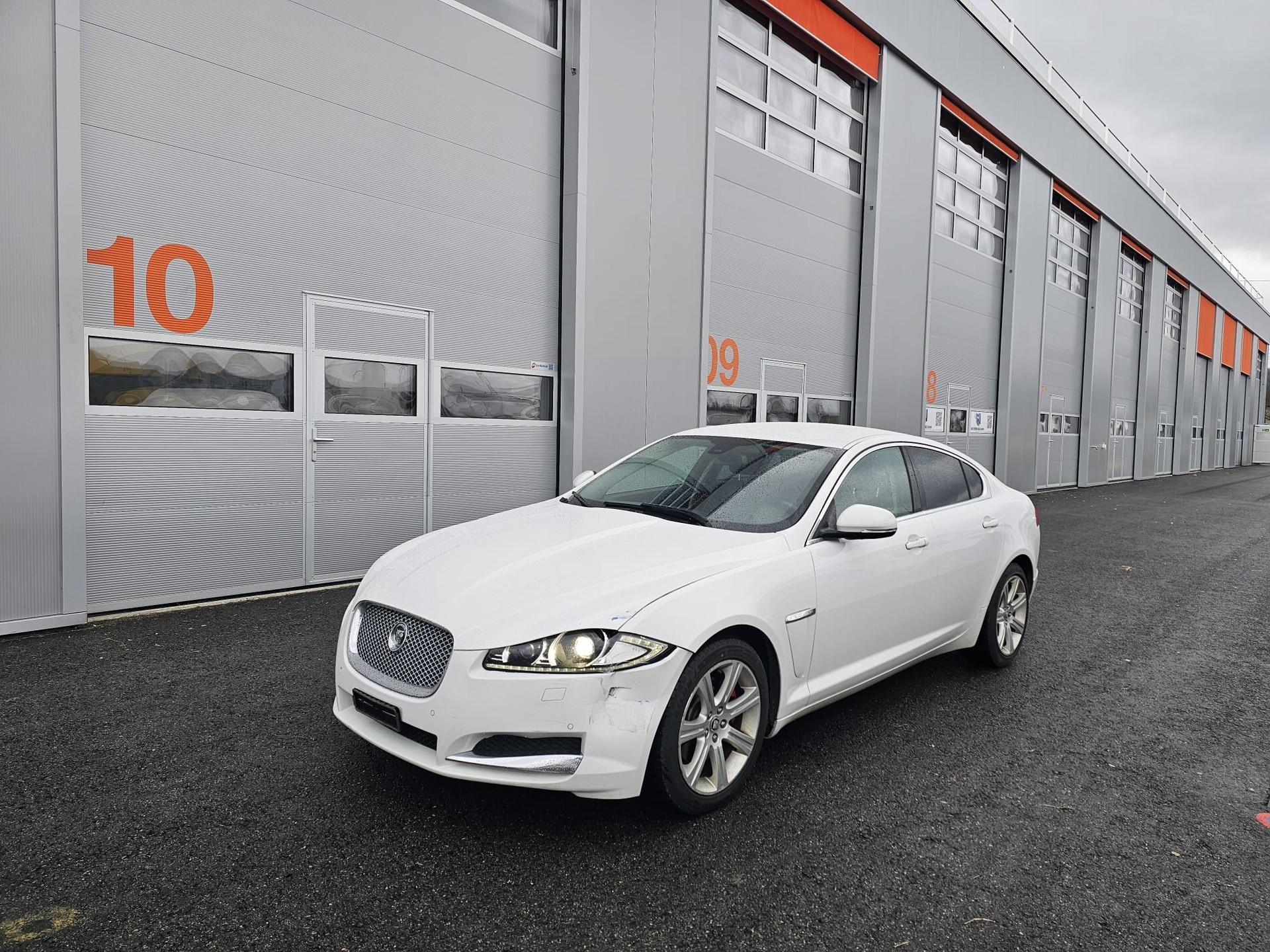 JAGUAR XF 2.2d-image-0