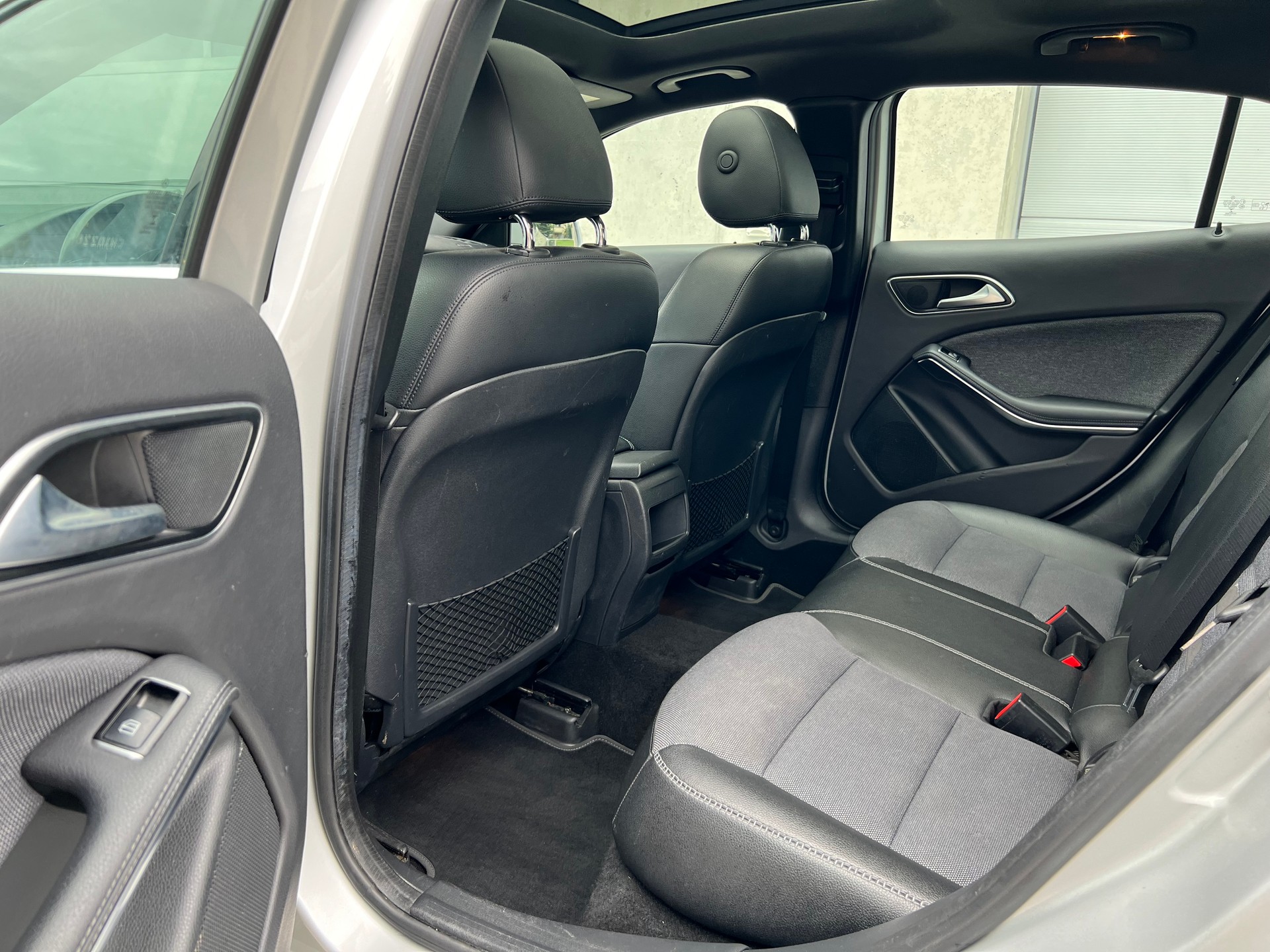 MERCEDES-BENZ GLA 200 CDI Swiss Star Edition 4Matic 7G-DCT-image-23