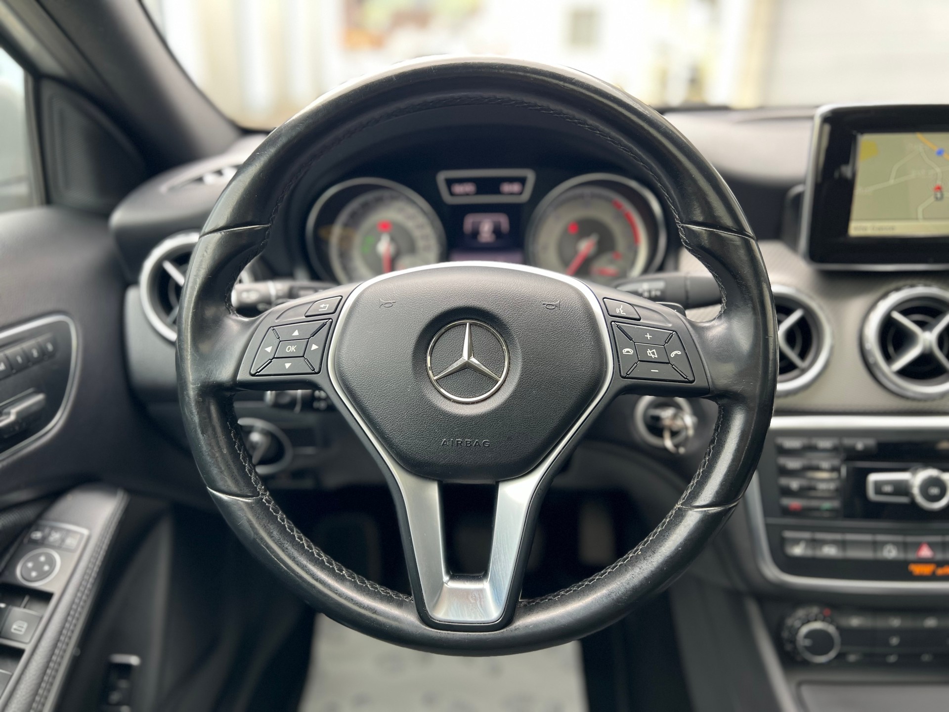 MERCEDES-BENZ GLA 200 CDI Swiss Star Edition 4Matic 7G-DCT-image-13