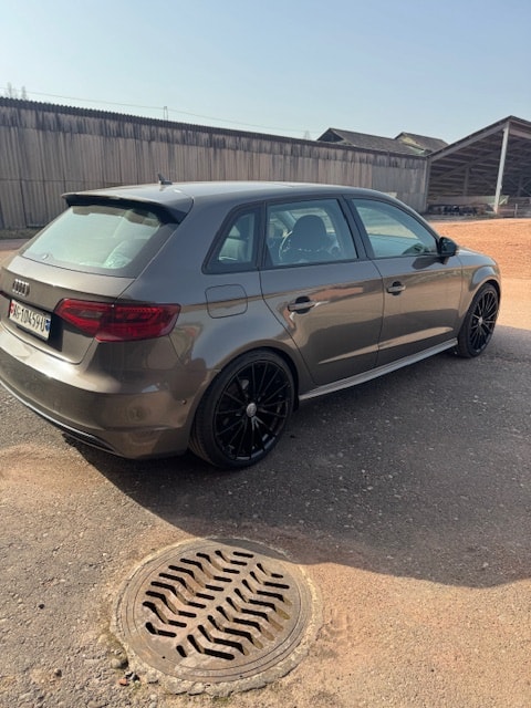 AUDI A3 Sportback 2.0 TDI Ambiente quattro S-tronic-image-4