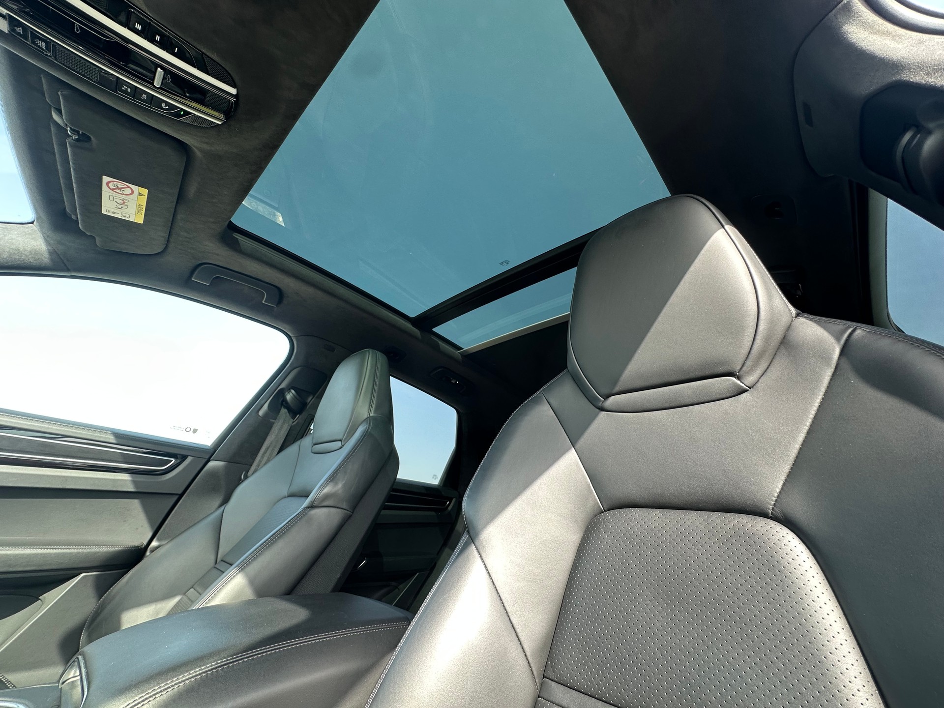 PORSCHE Cayenne GTS Full Options-image-15