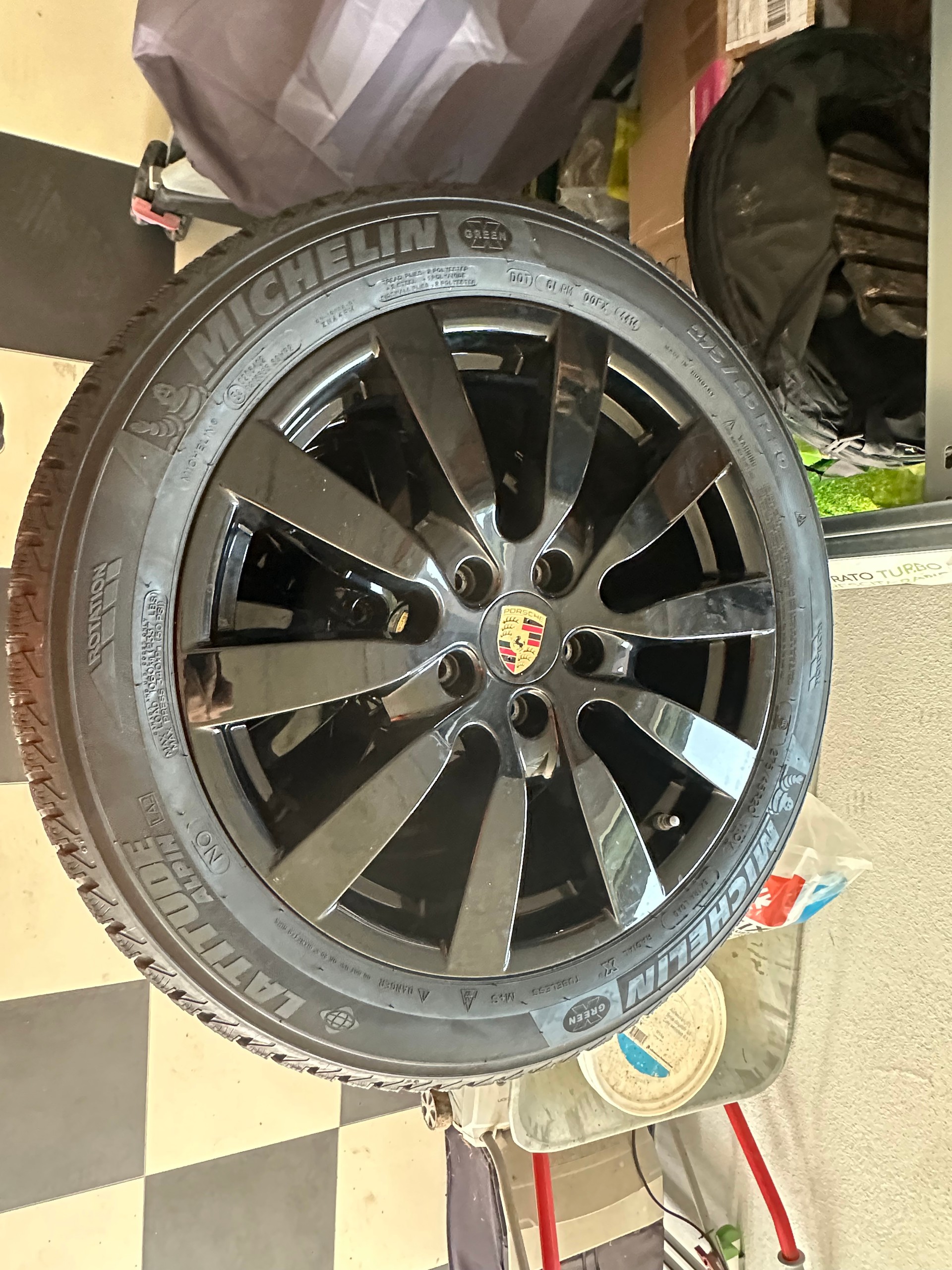 PORSCHE Cayenne GTS Full Options-image-18