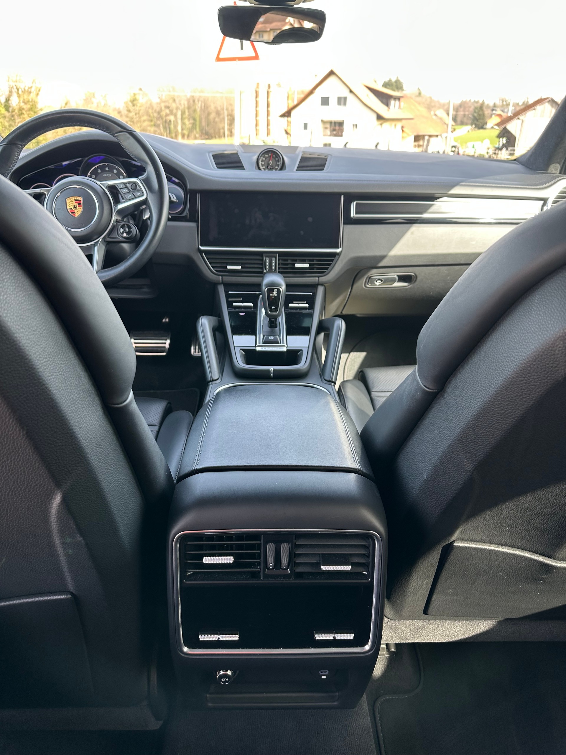 PORSCHE Cayenne GTS Full Options-image-13