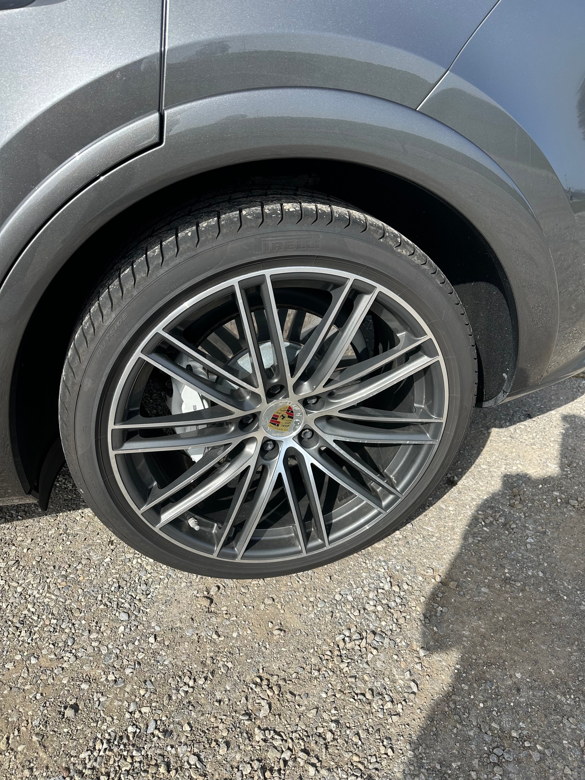 PORSCHE Cayenne GTS Full Options-image-10