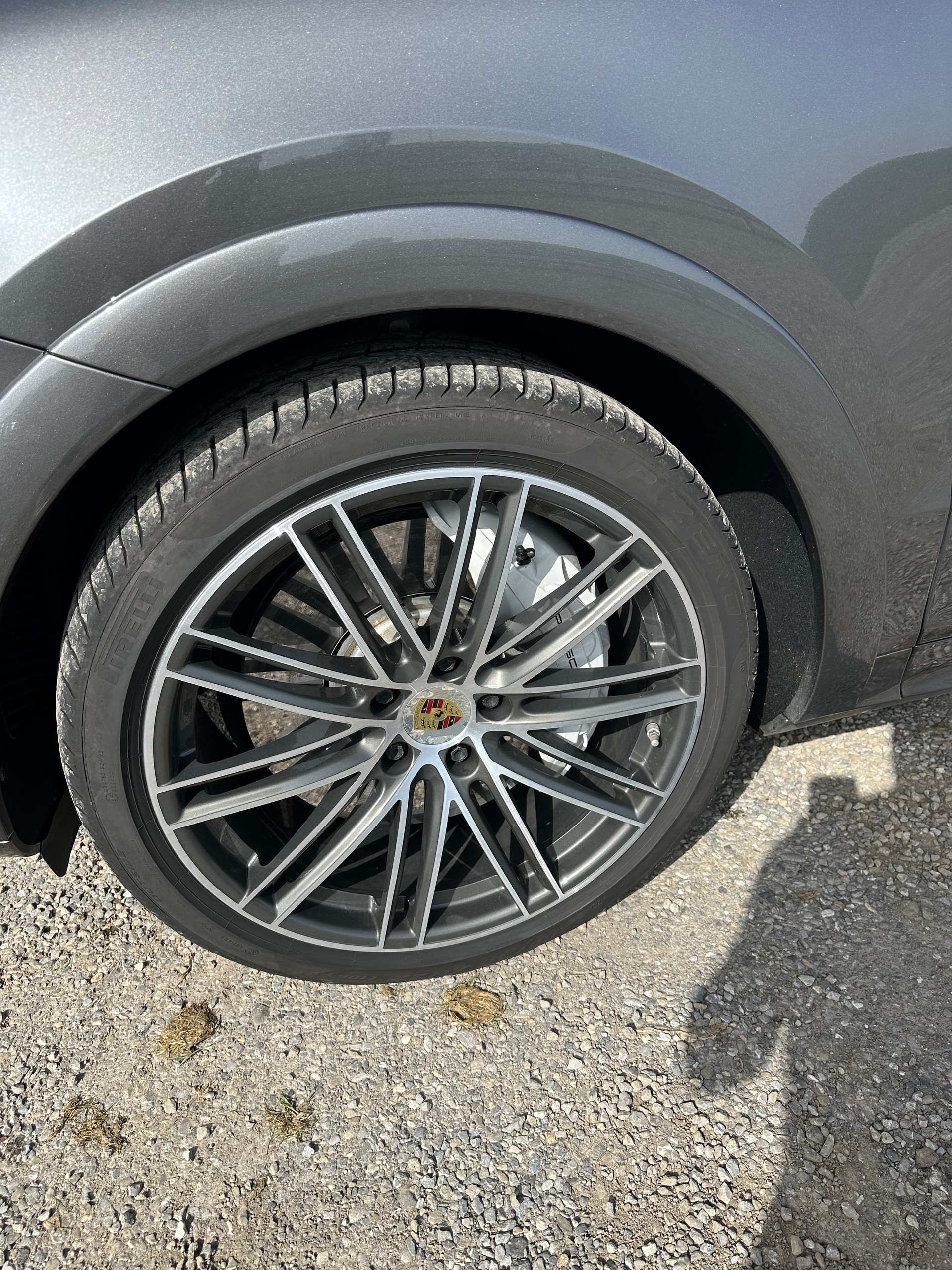 PORSCHE Cayenne GTS Full Options-image-9