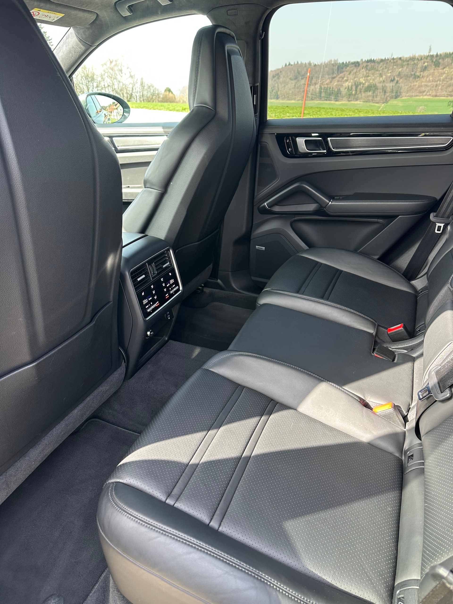 PORSCHE Cayenne GTS Full Options-image-14