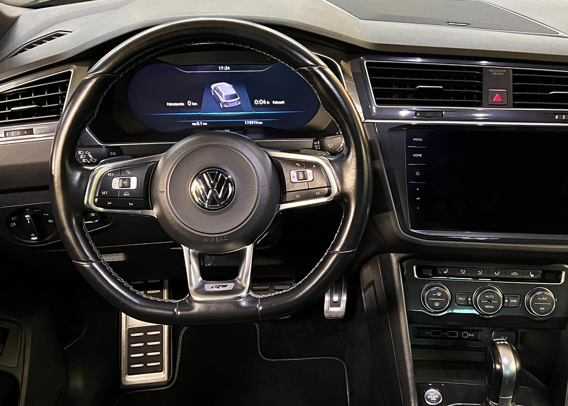 VW Tiguan 2.0TSI Highline 4Motion ***** R-Line Paket ***** DSG-showroom-element-2