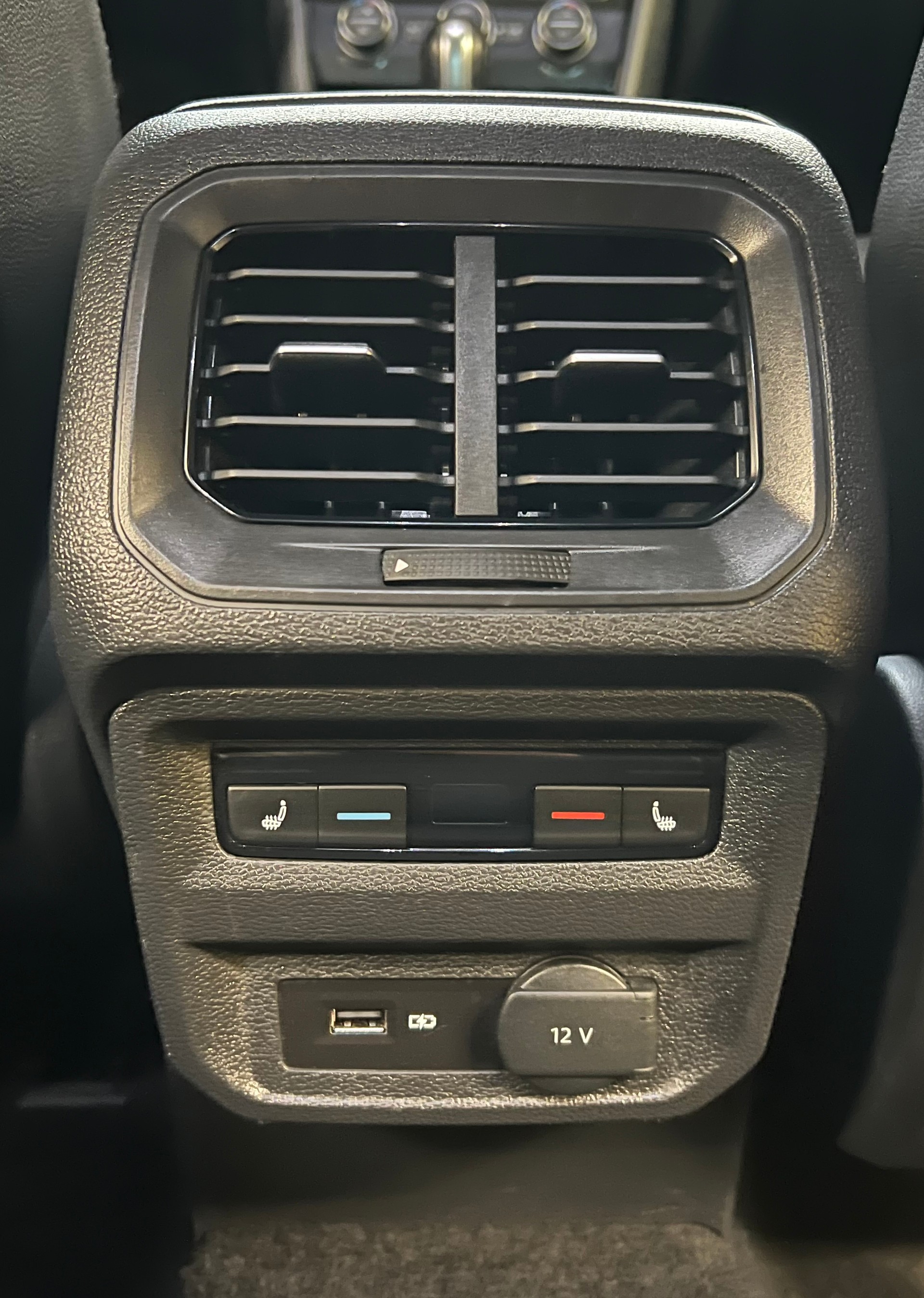 VW Tiguan 2.0TSI Highline 4Motion ***** R-Line Paket ***** DSG-image-12
