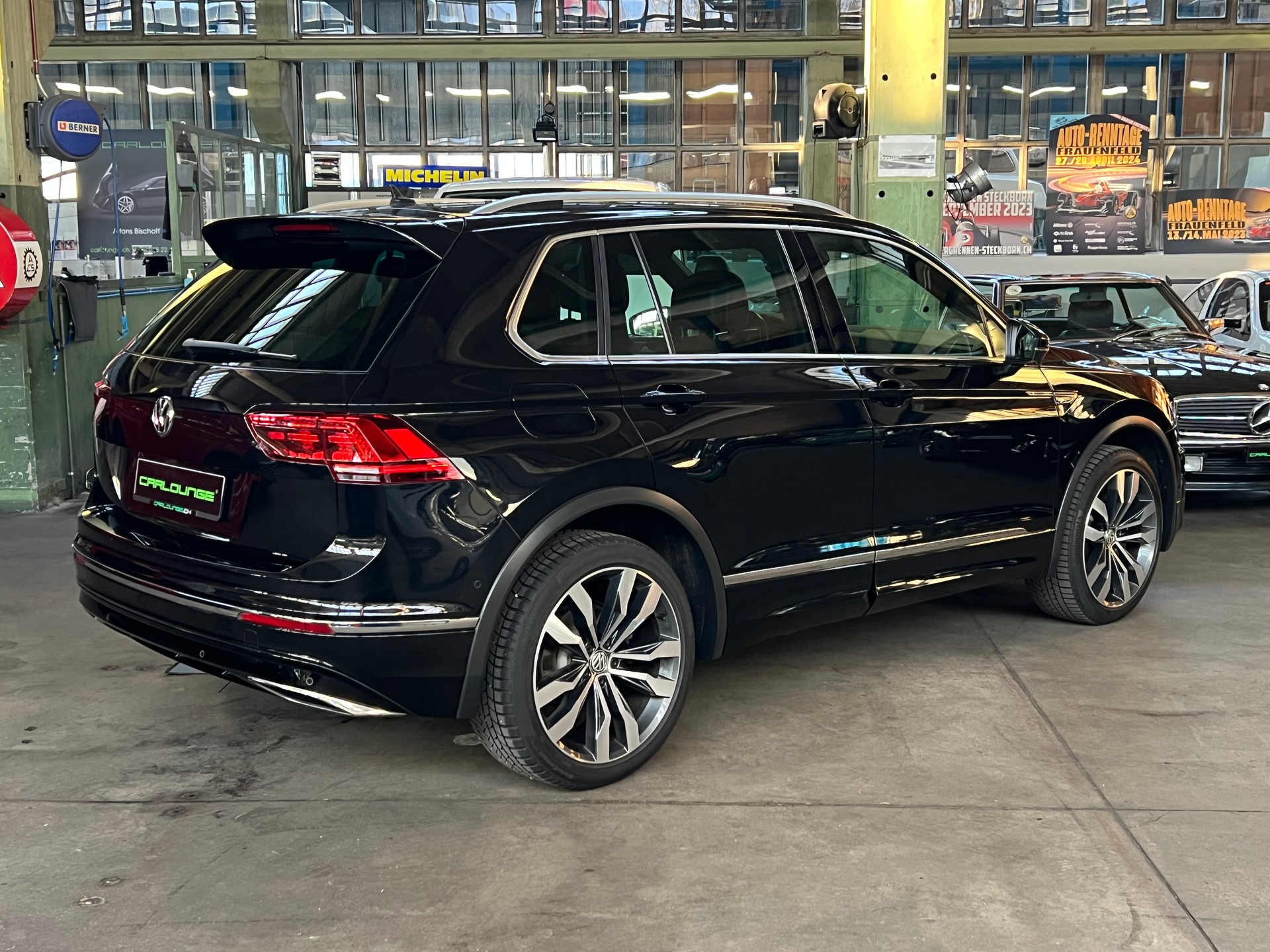 VW Tiguan 2.0TSI Highline 4Motion ***** R-Line Paket ***** DSG-showroom-element-1