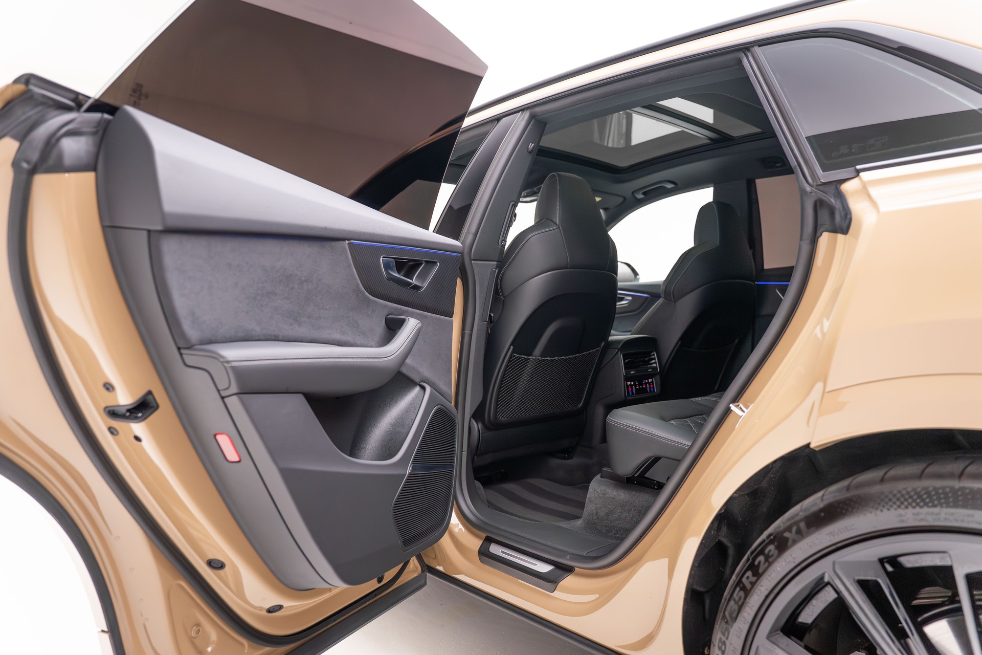 AUDI SQ8 SUV TFSI quattro tiptronic - AUDI Exclusive-image-23