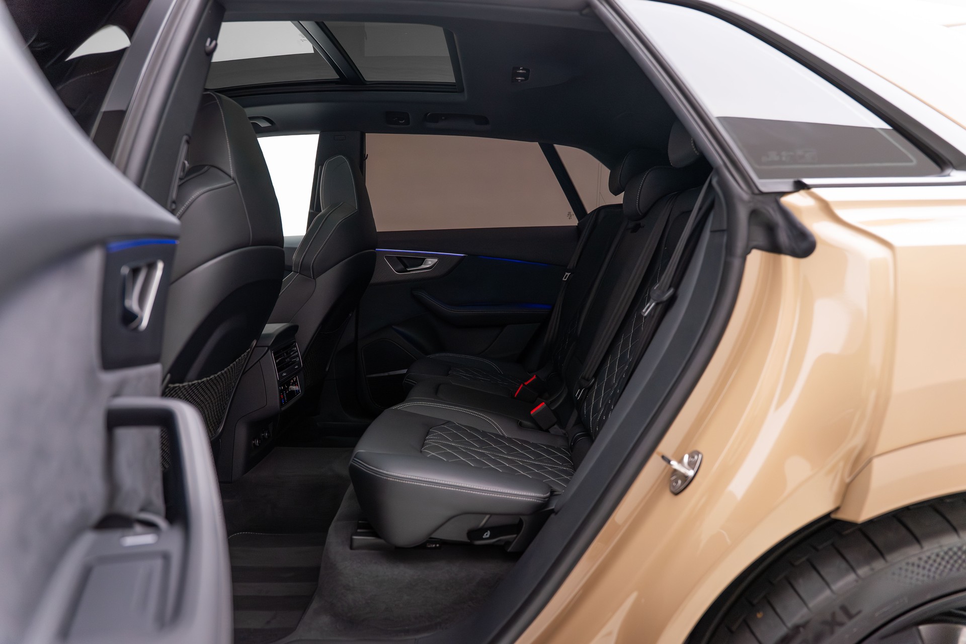 AUDI SQ8 SUV TFSI quattro tiptronic - AUDI Exclusive-image-24