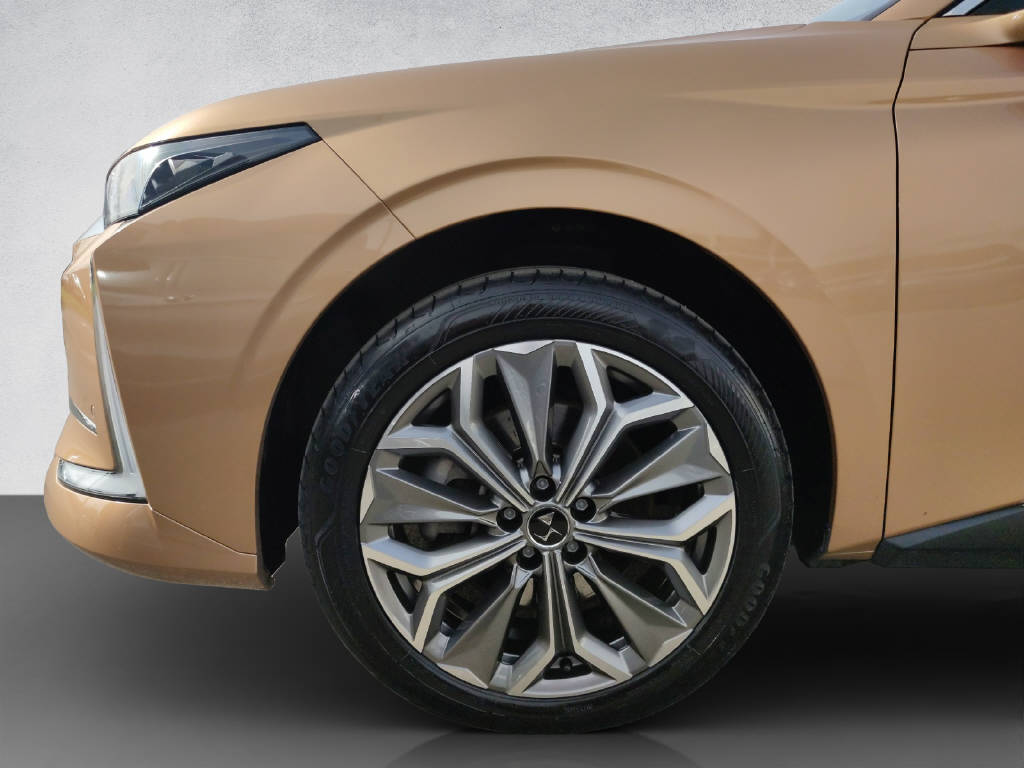 DS AUTOMOBILES DS4 1.6 E-Tense Trocadero-image-6