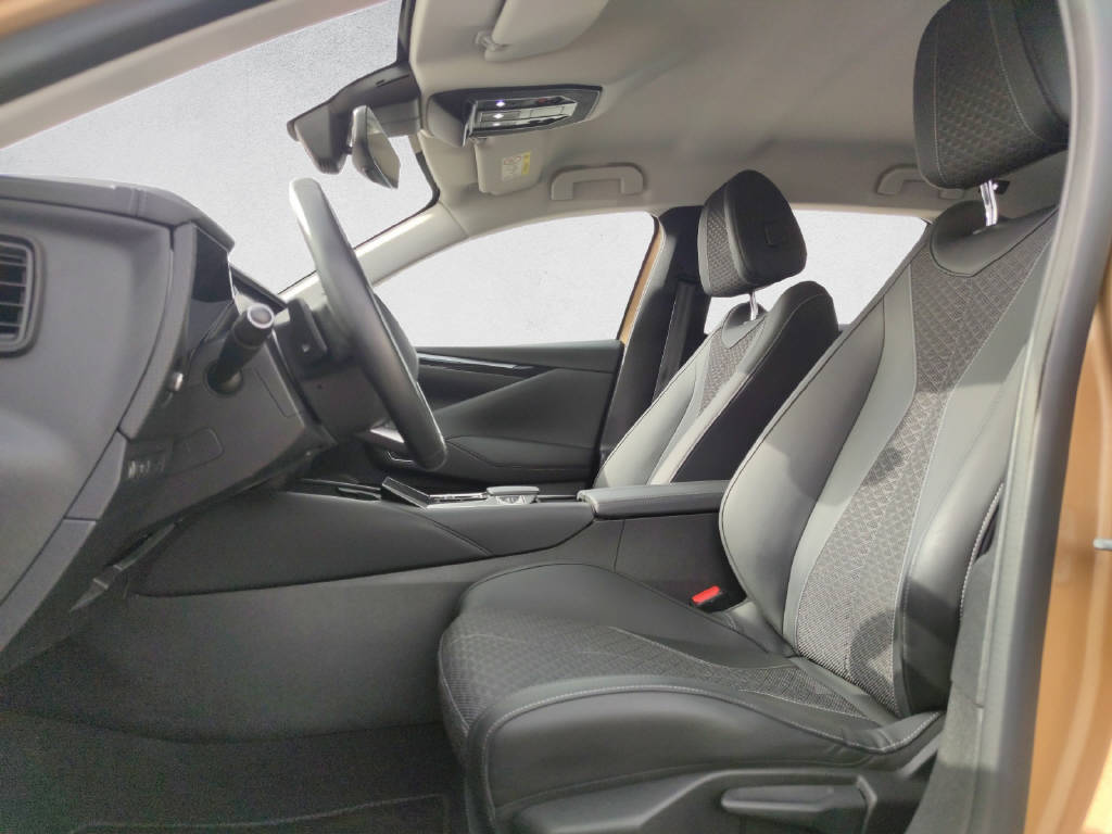 DS AUTOMOBILES DS4 1.6 E-Tense Trocadero-image-9