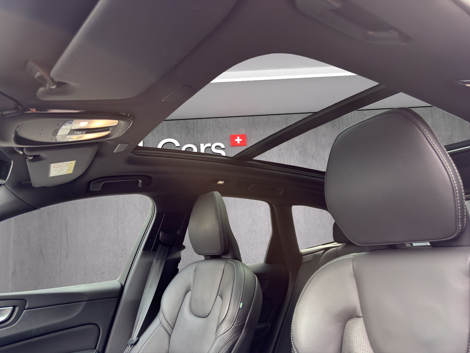 VOLVO XC60 T8 eAWD PluginHybrid Black Edition Geartronic-image-14