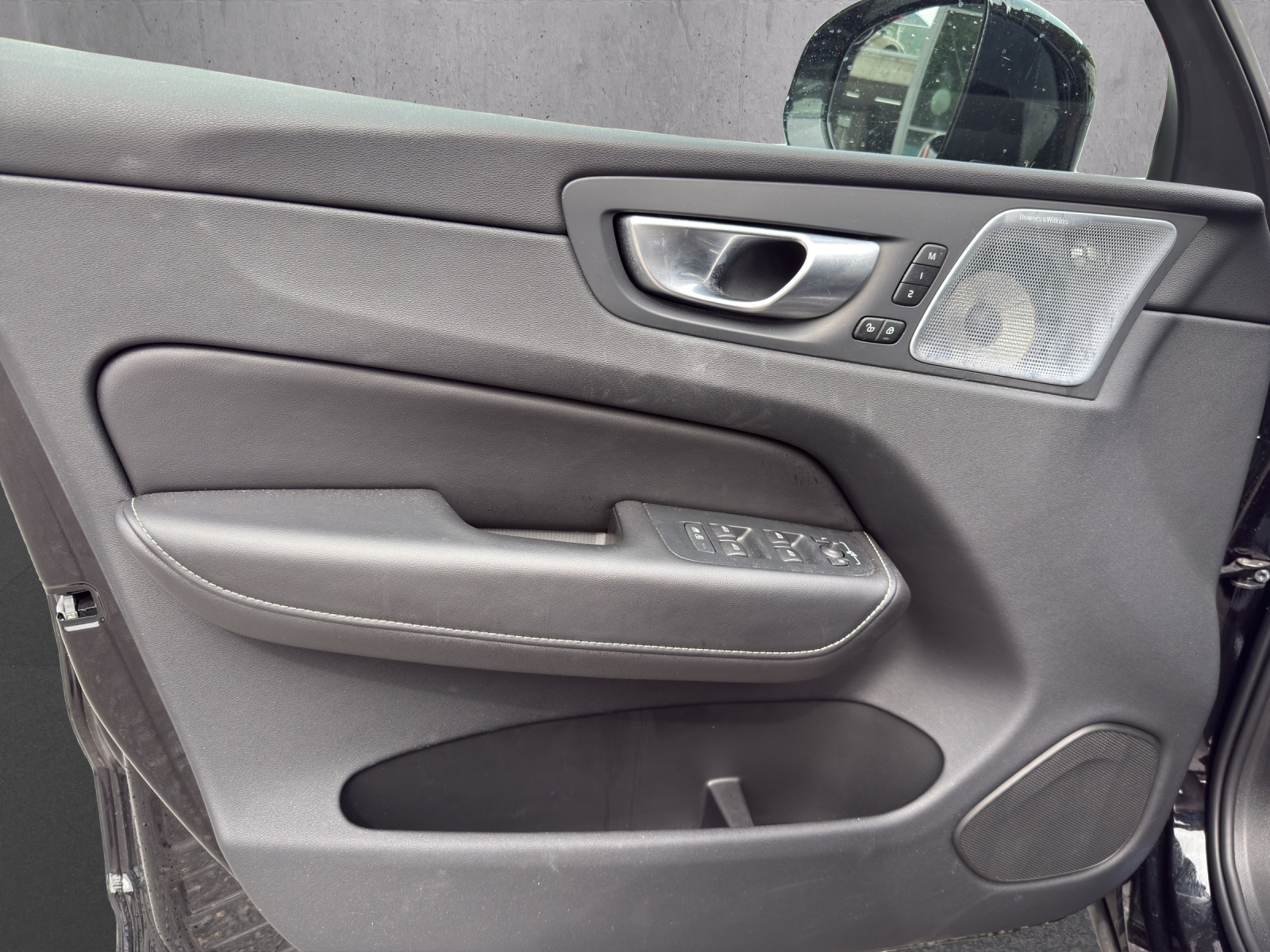 VOLVO XC60 T8 eAWD PluginHybrid Black Edition Geartronic-image-13