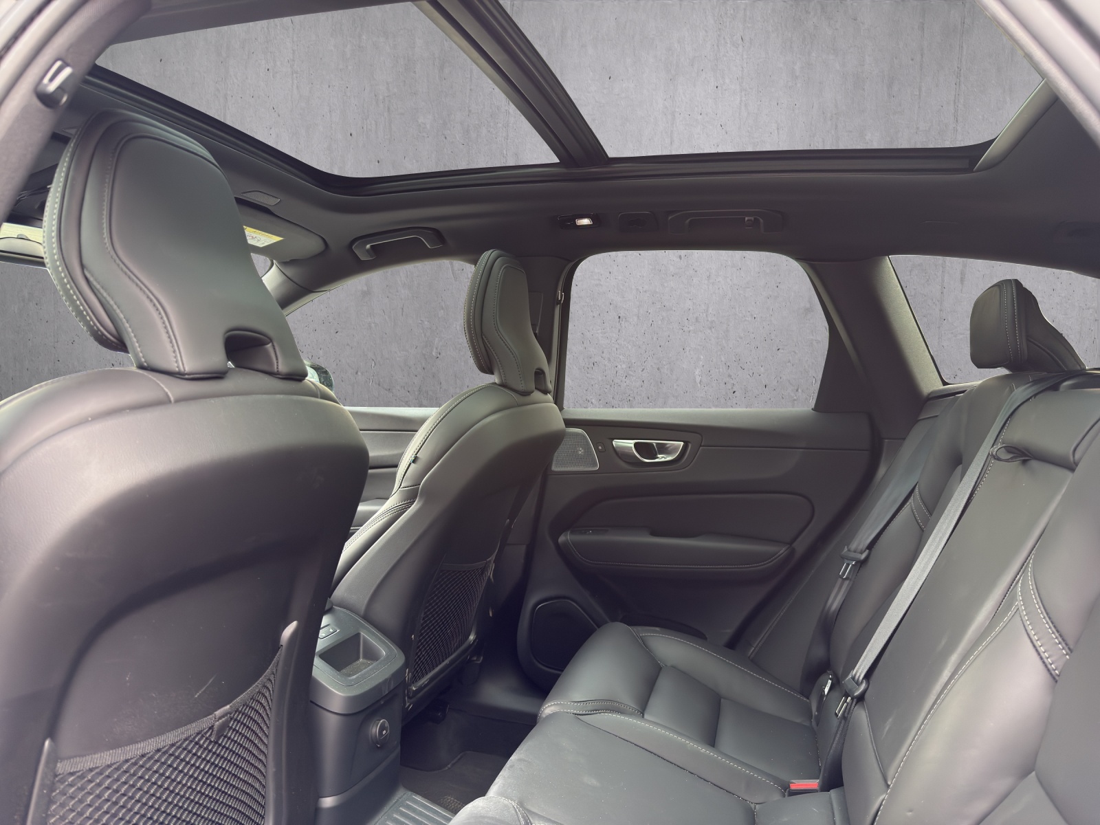 VOLVO XC60 T8 eAWD PluginHybrid Black Edition Geartronic-image-15