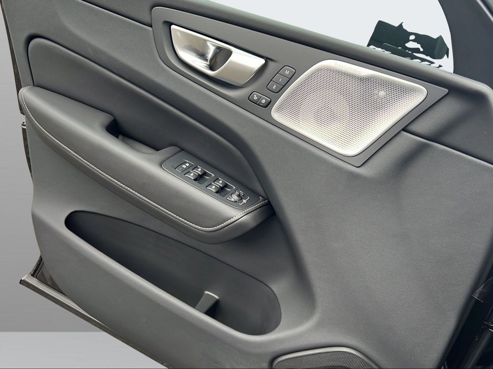 VOLVO XC60 T8 eAWD PluginHybrid Black Edition Geartronic-image-7