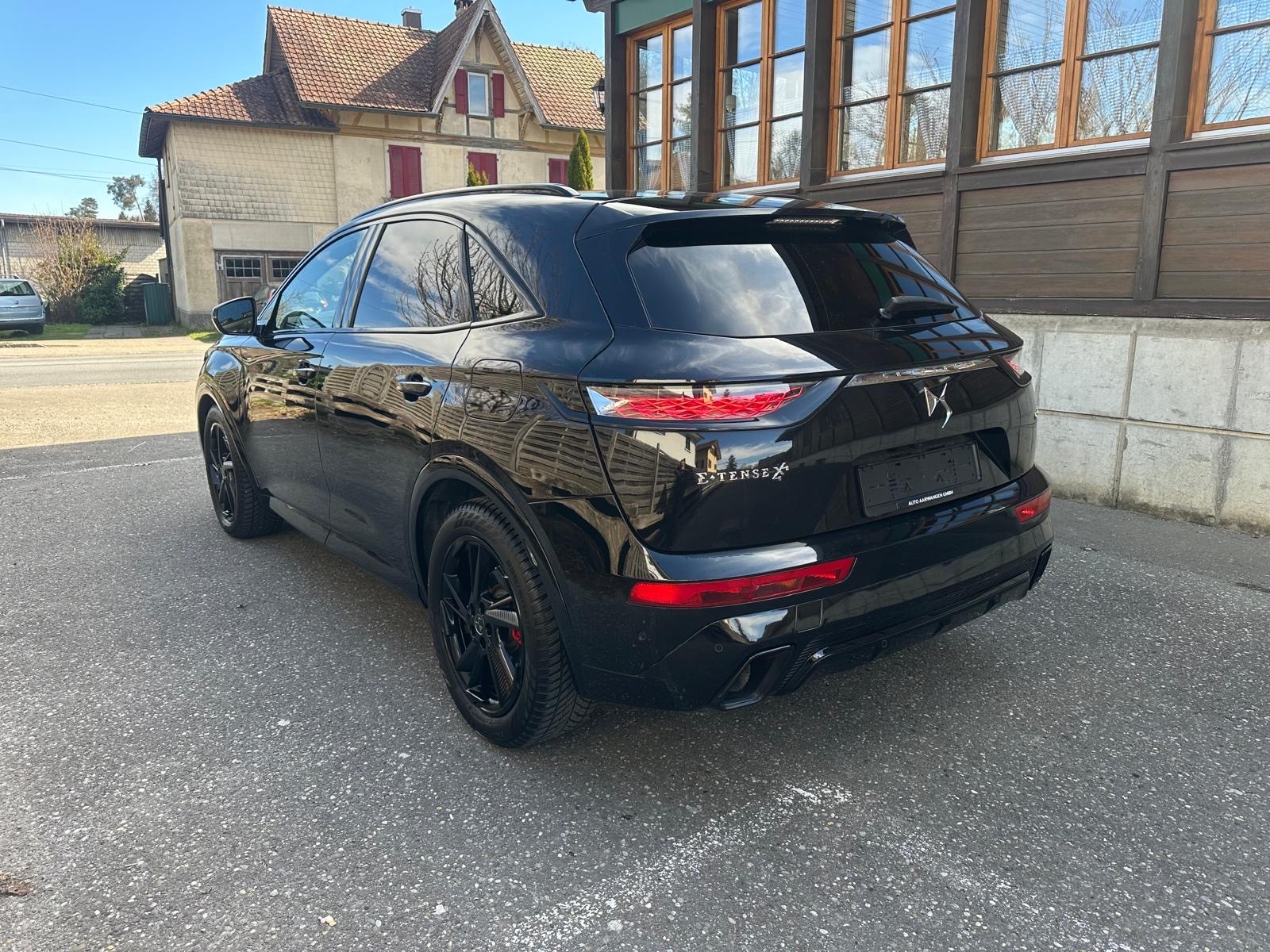 DS AUTOMOBILES DS 7 Crossback E-Tense 300 SO Chic-showroom-element-3