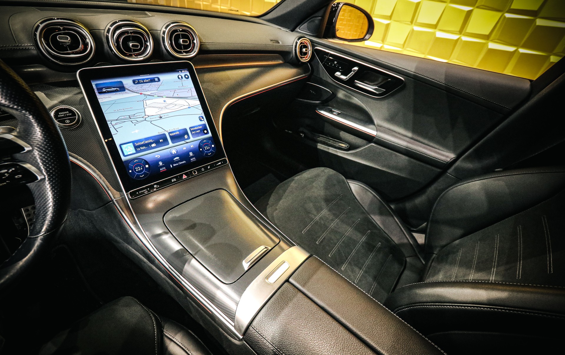 MERCEDES-BENZ C 200 T-Modell AMG Line-image-19