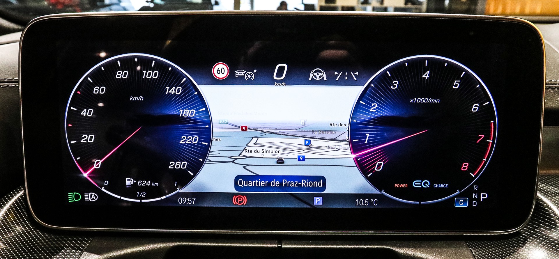 MERCEDES-BENZ C 200 T-Modell AMG Line-image-15