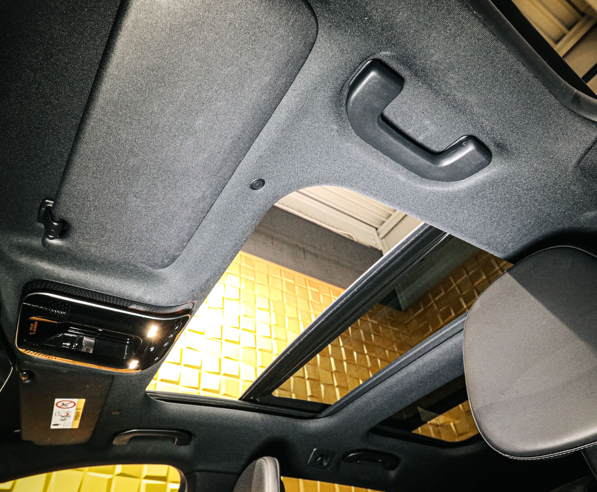 MERCEDES-BENZ C 200 T-Modell AMG Line-image-10