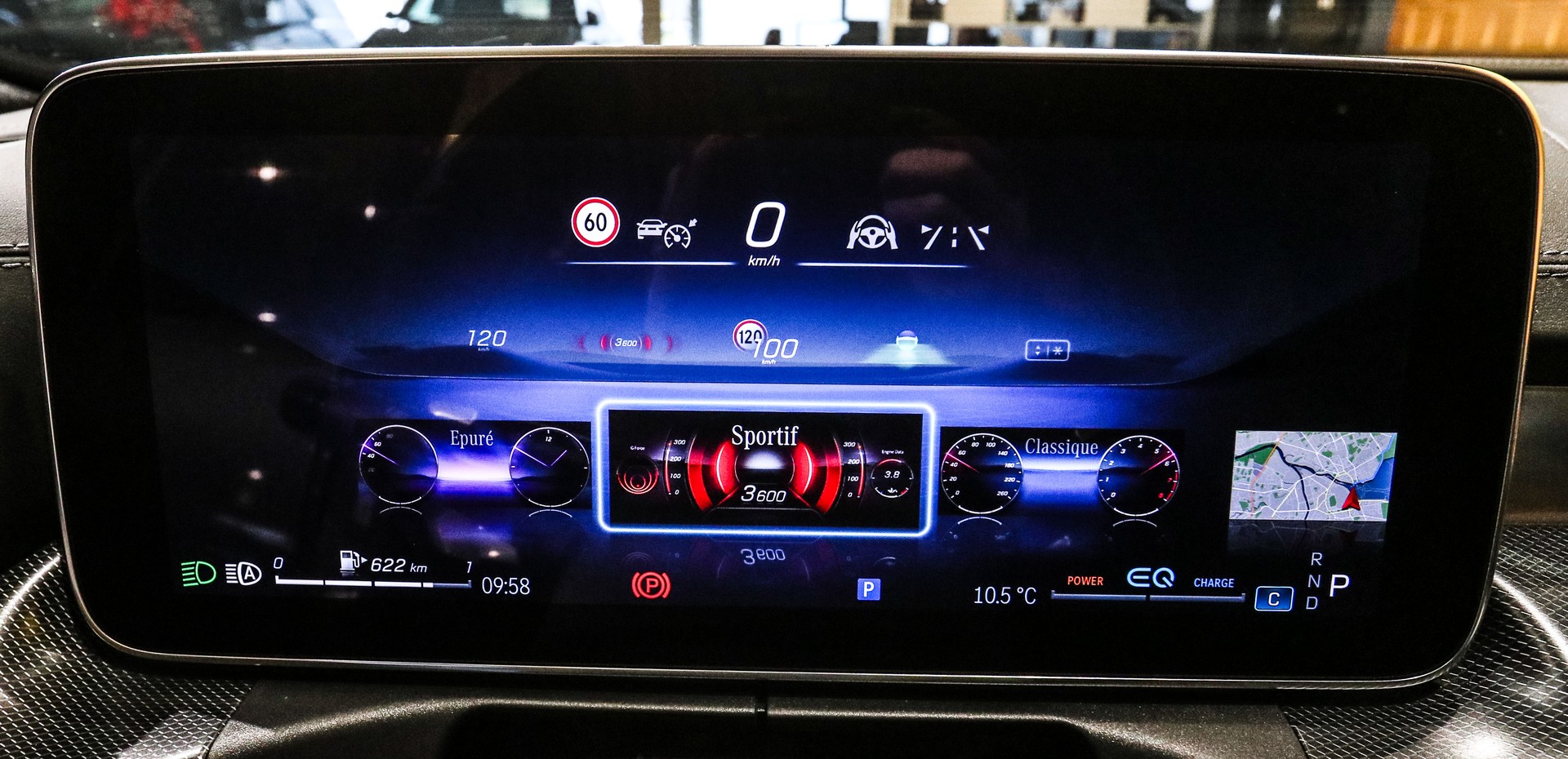 MERCEDES-BENZ C 200 T-Modell AMG Line-image-17