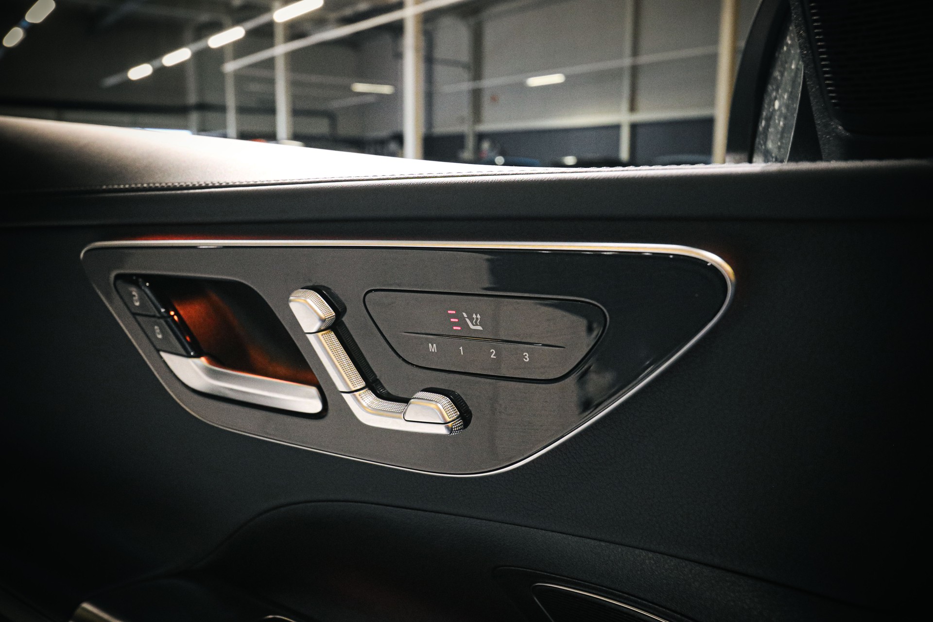 MERCEDES-BENZ C 200 T-Modell AMG Line-image-23