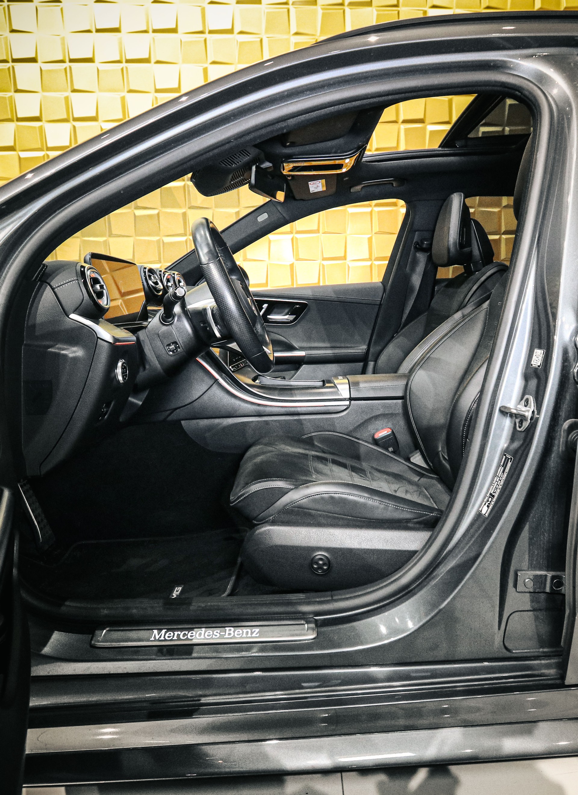 MERCEDES-BENZ C 200 T-Modell AMG Line-image-8