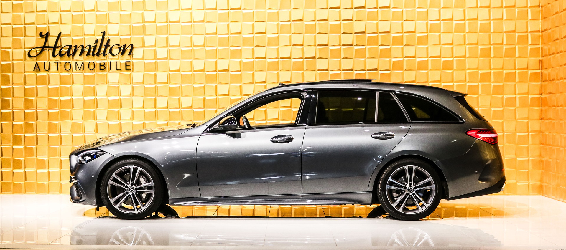 MERCEDES-BENZ C 200 T-Modell AMG Line-image-4