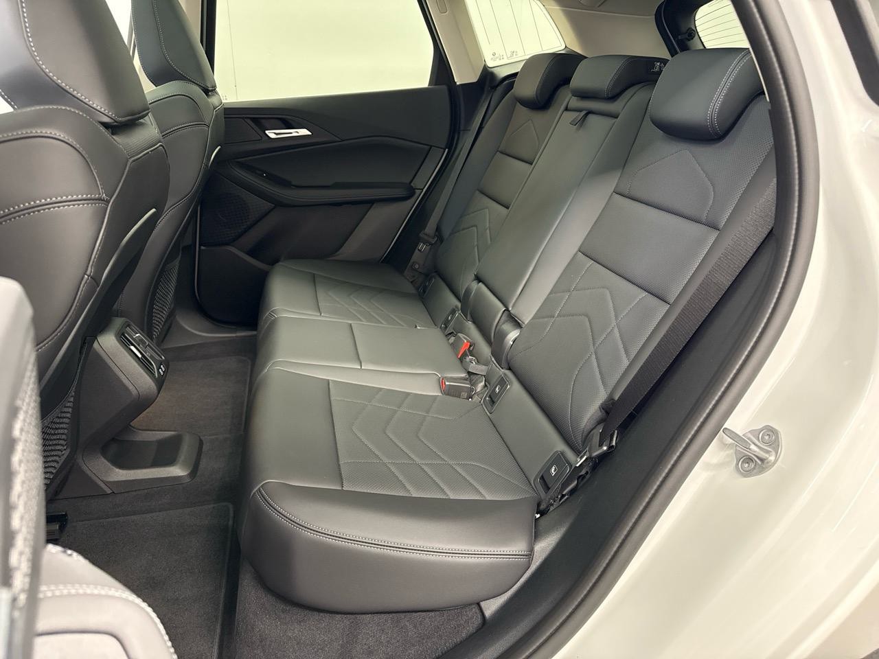 BMW 225e xDrive Active Tourer Luxury Line-image-10