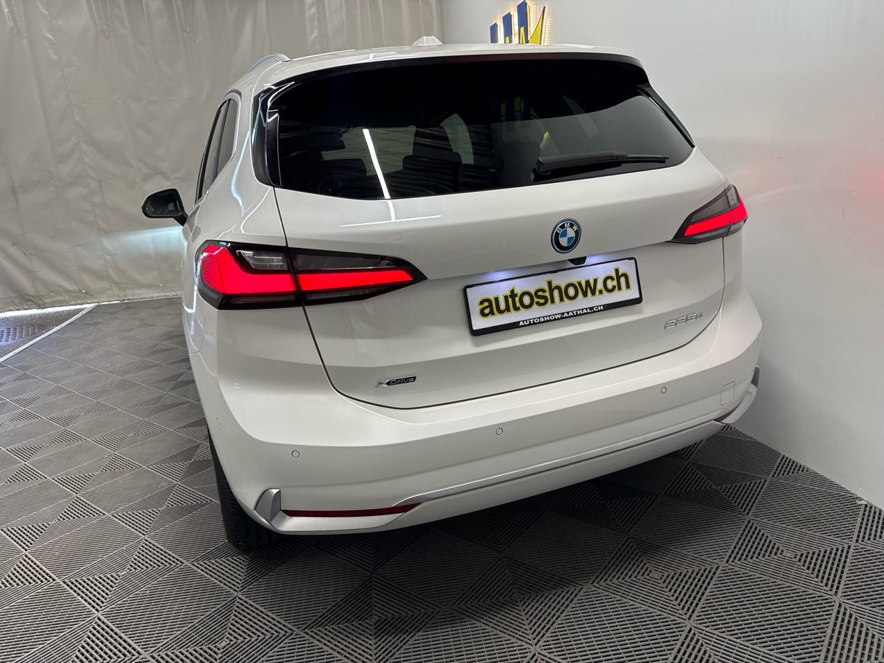 BMW 225e xDrive Active Tourer Luxury Line-image-13