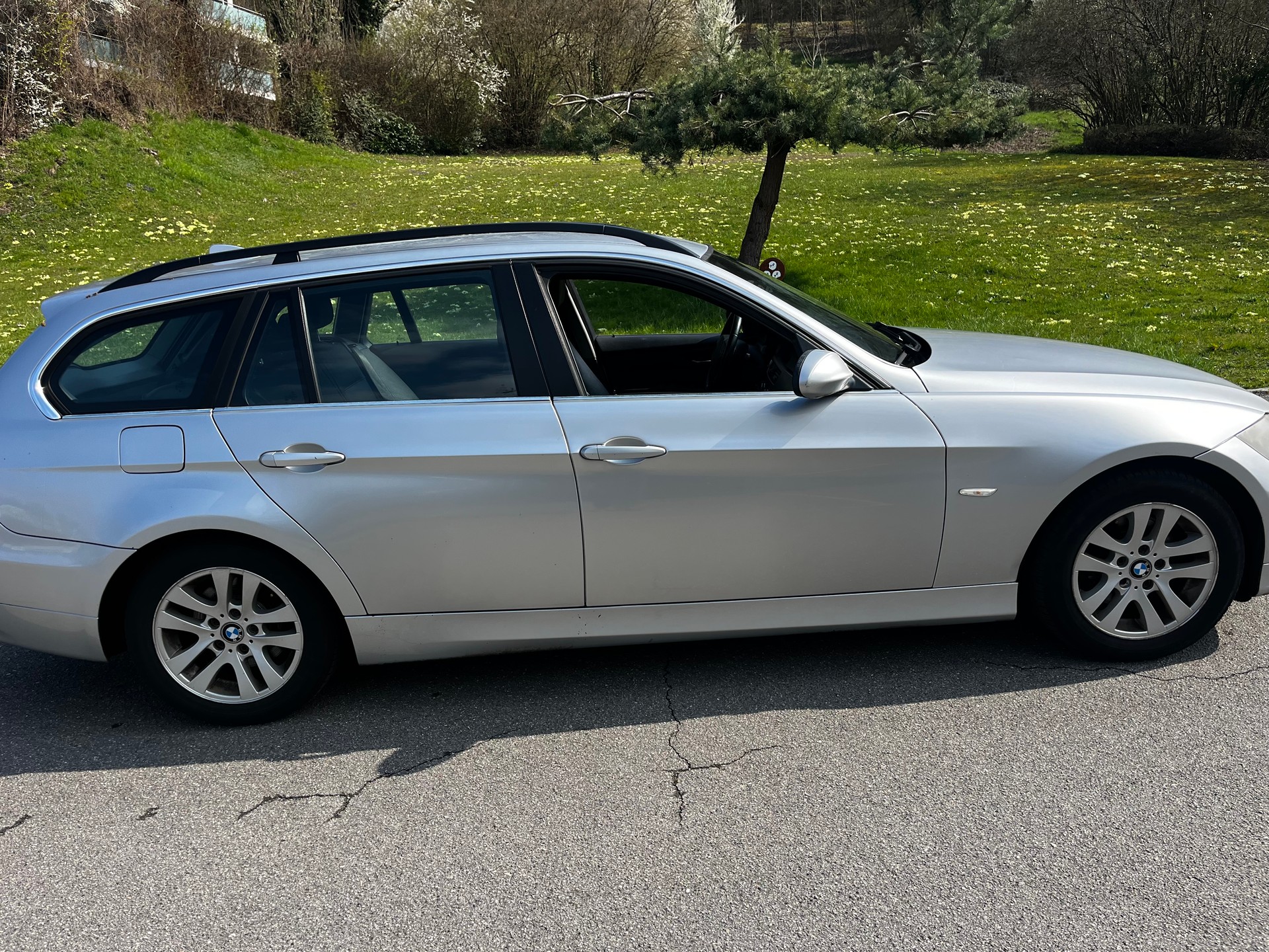 BMW 325i Touring Steptronic-image-2