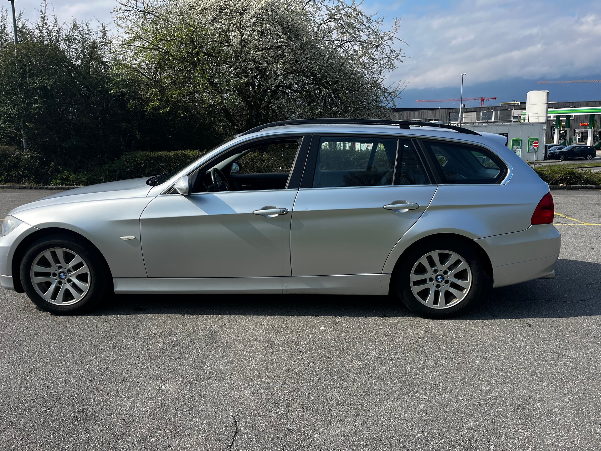 BMW 325i Touring Steptronic-image-4