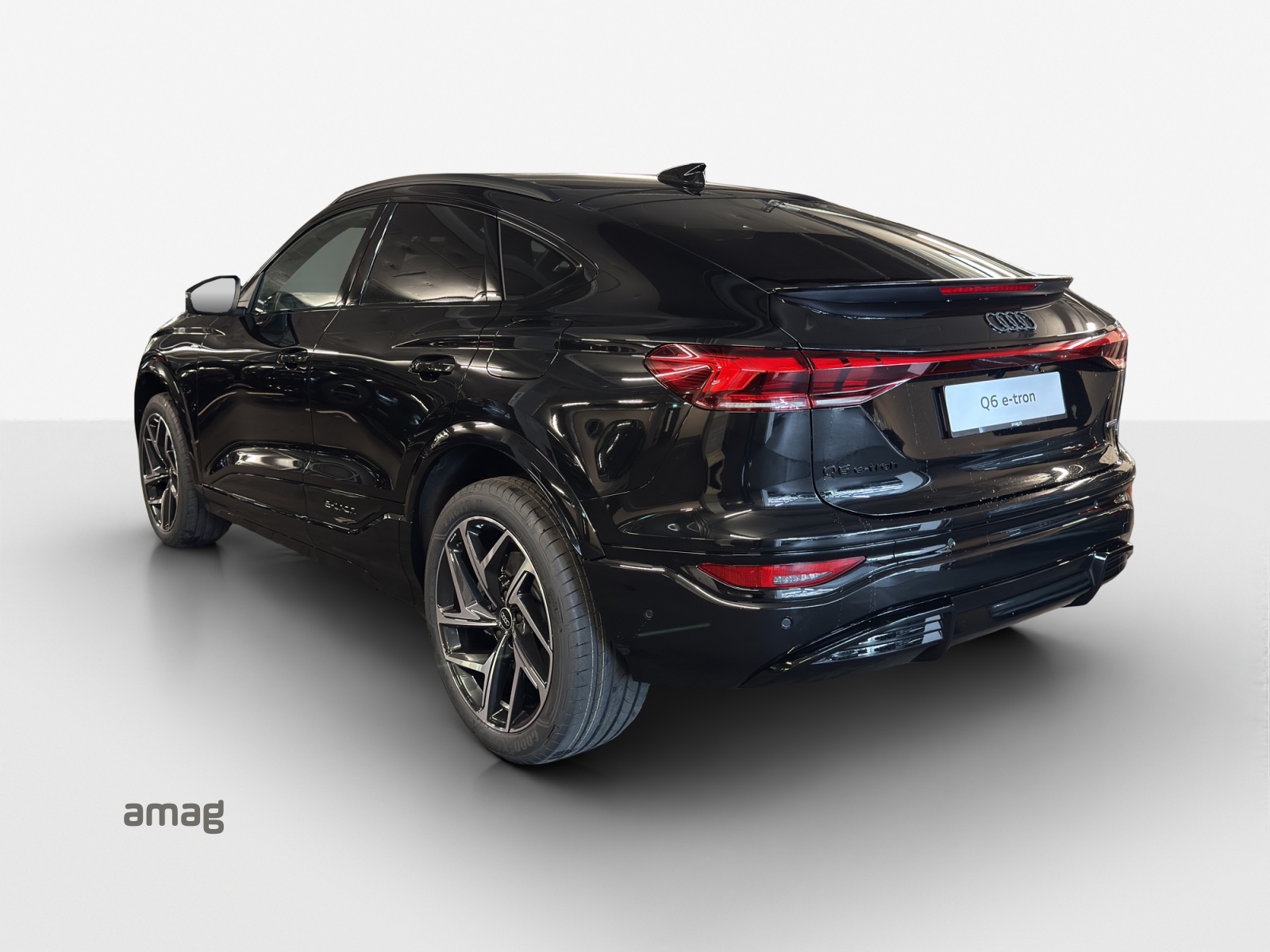AUDI Q6 Sportback e-tron quattro-image-2
