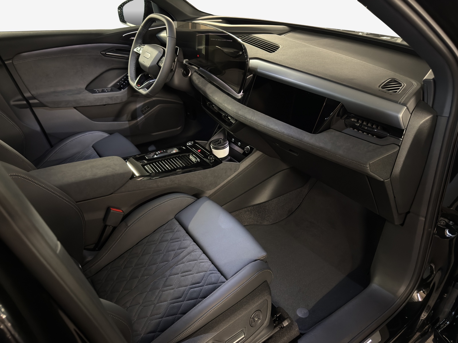 AUDI Q6 Sportback e-tron quattro-image-14