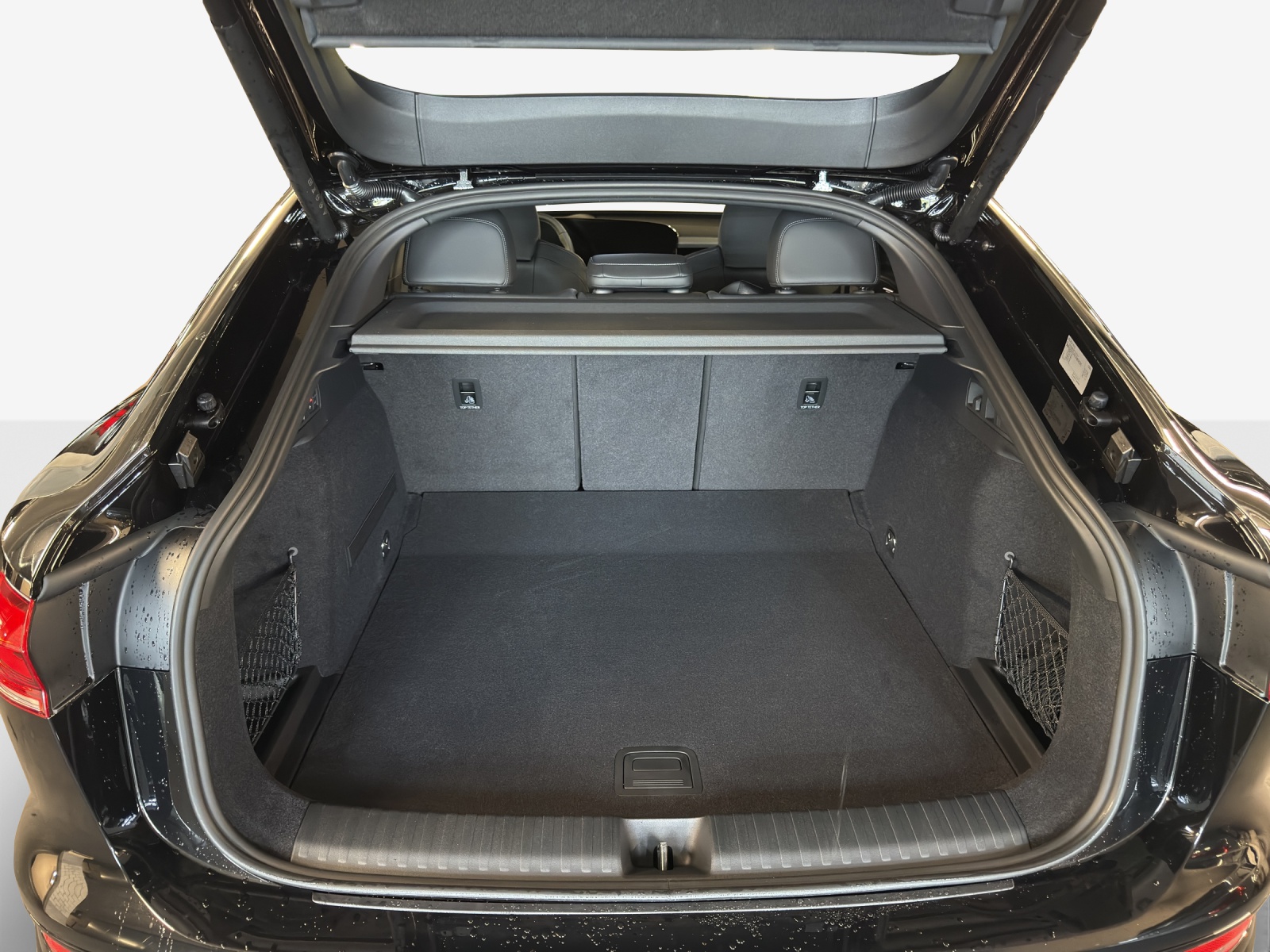 AUDI Q6 Sportback e-tron quattro-image-12
